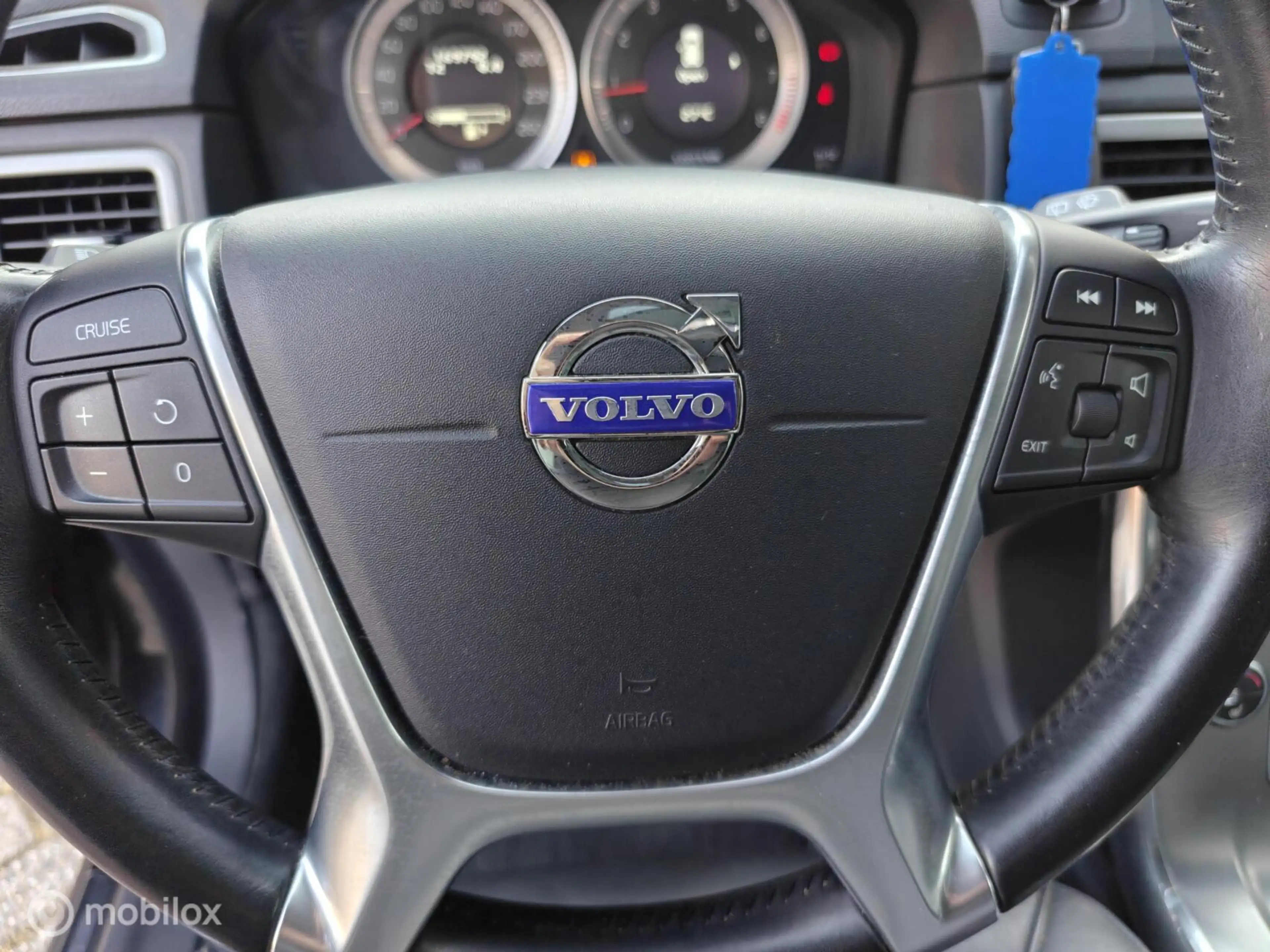 Volvo V70 1.6 T4 Limited Edition — photo 33