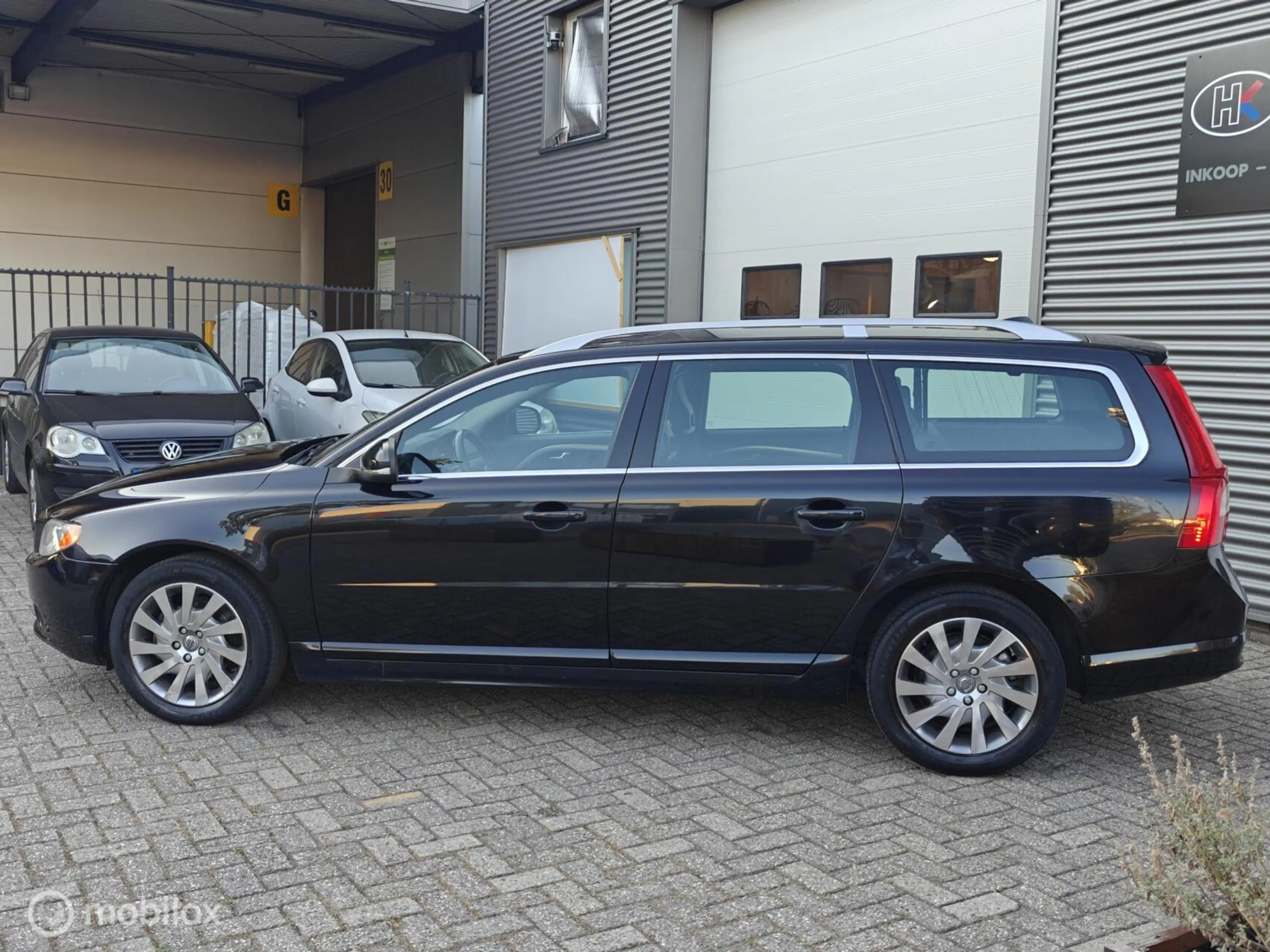 Volvo V70 1.6 T4 Limited Edition — photo 10