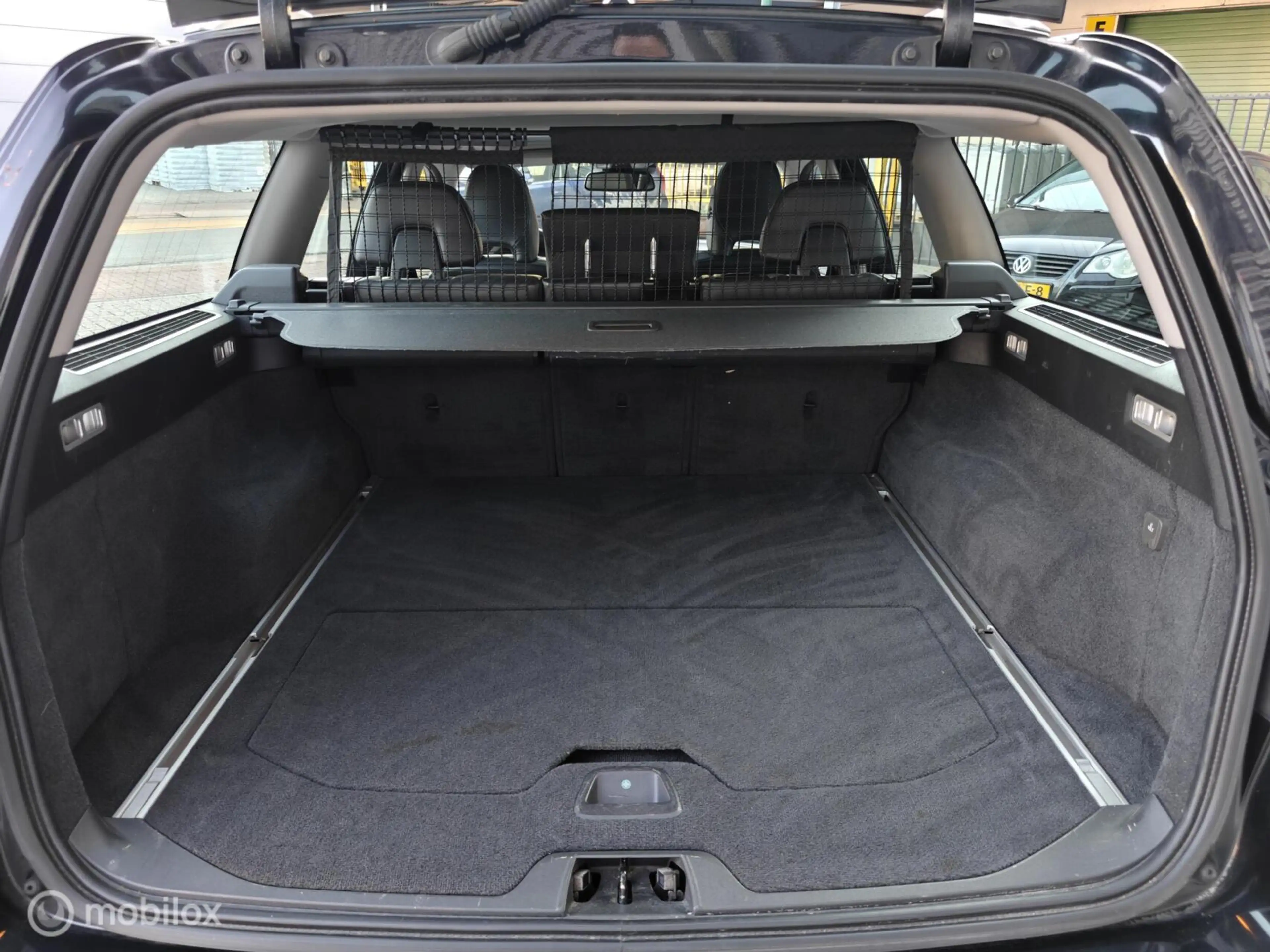 Volvo V70 1.6 T4 Limited Edition — photo 19