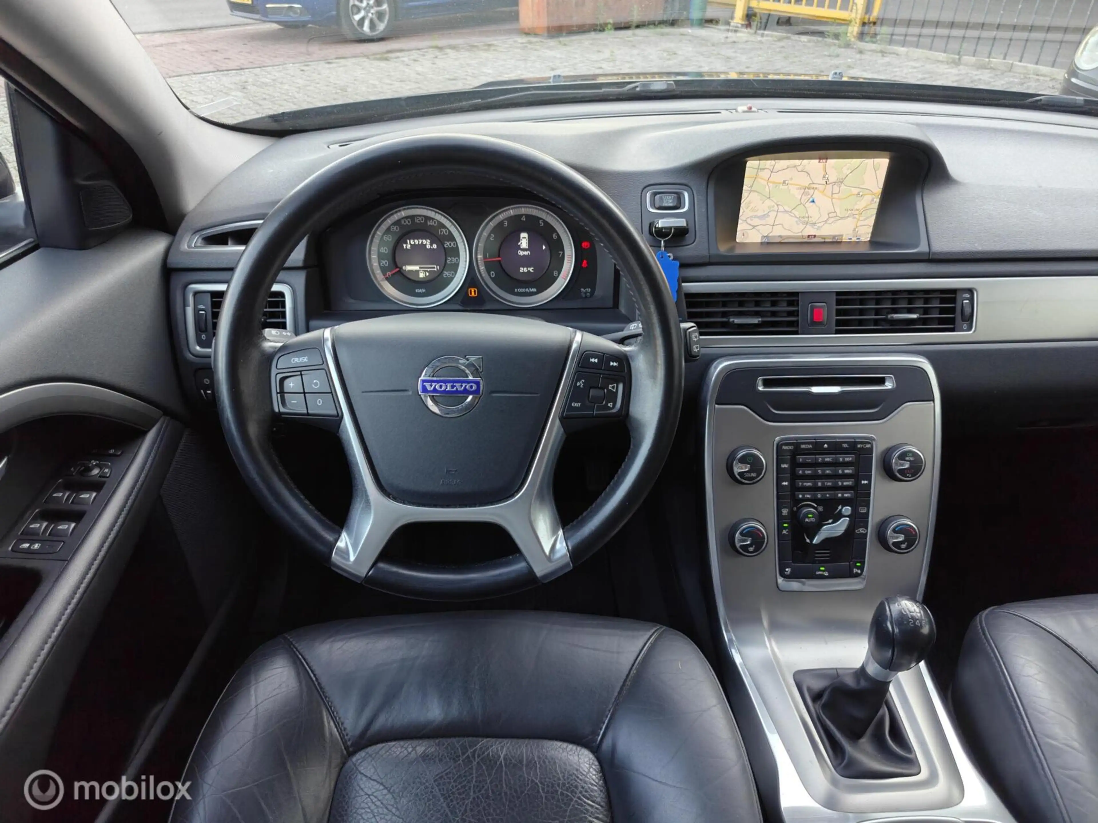Volvo V70 1.6 T4 Limited Edition — photo 15