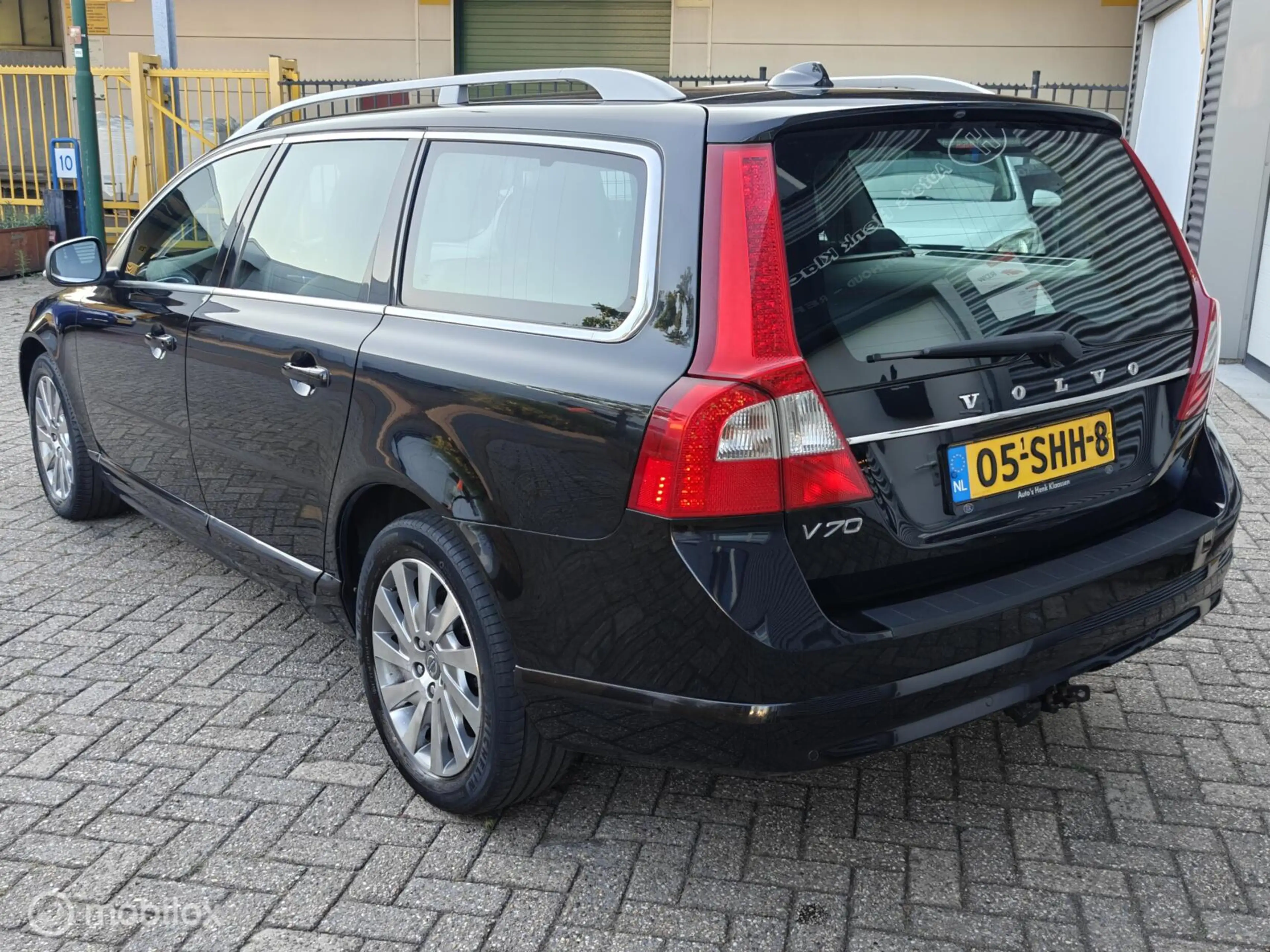 Volvo V70 1.6 T4 Limited Edition — photo 9