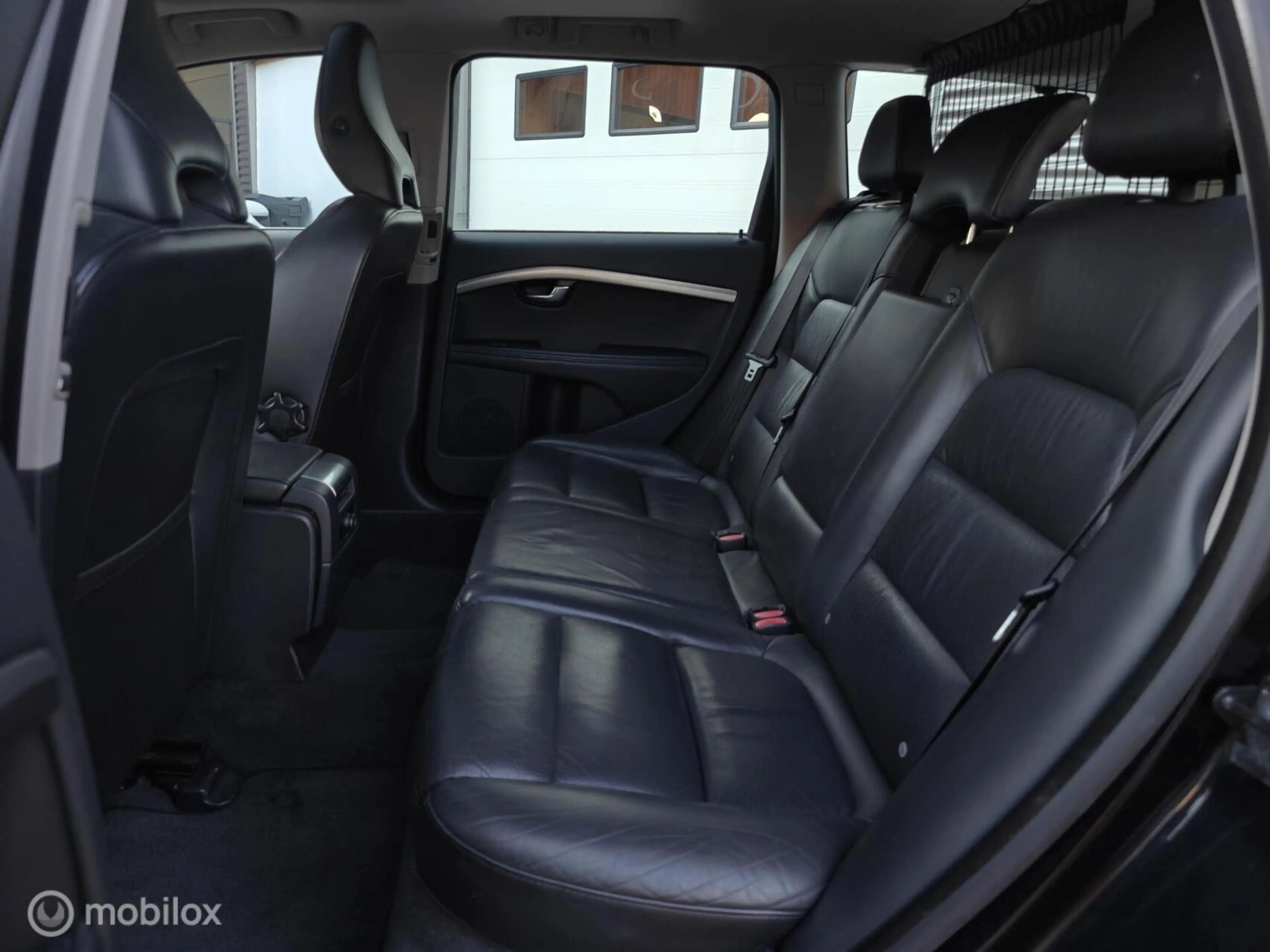 Volvo V70 1.6 T4 Limited Edition — photo 17