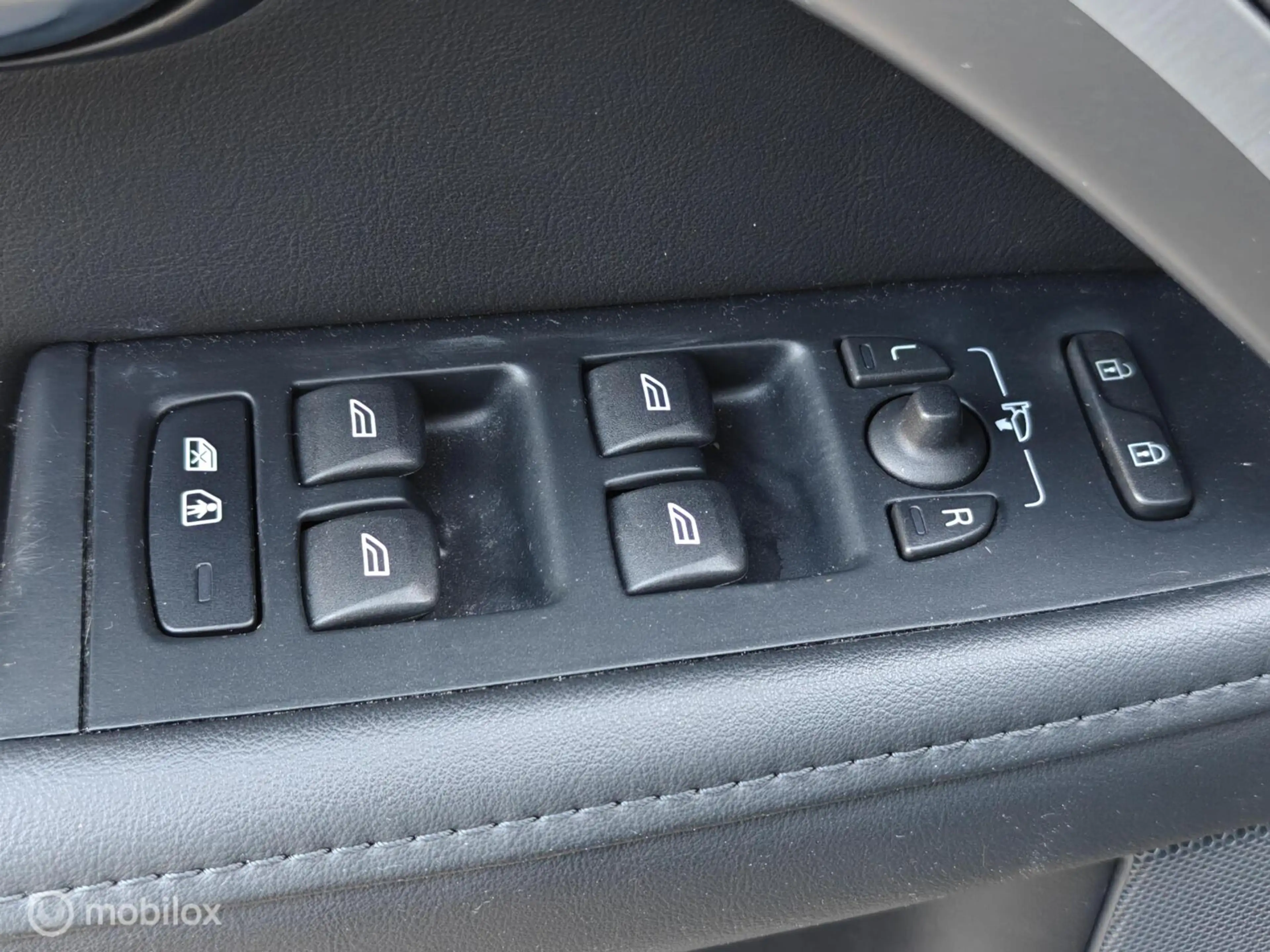Volvo V70 1.6 T4 Limited Edition — photo 30