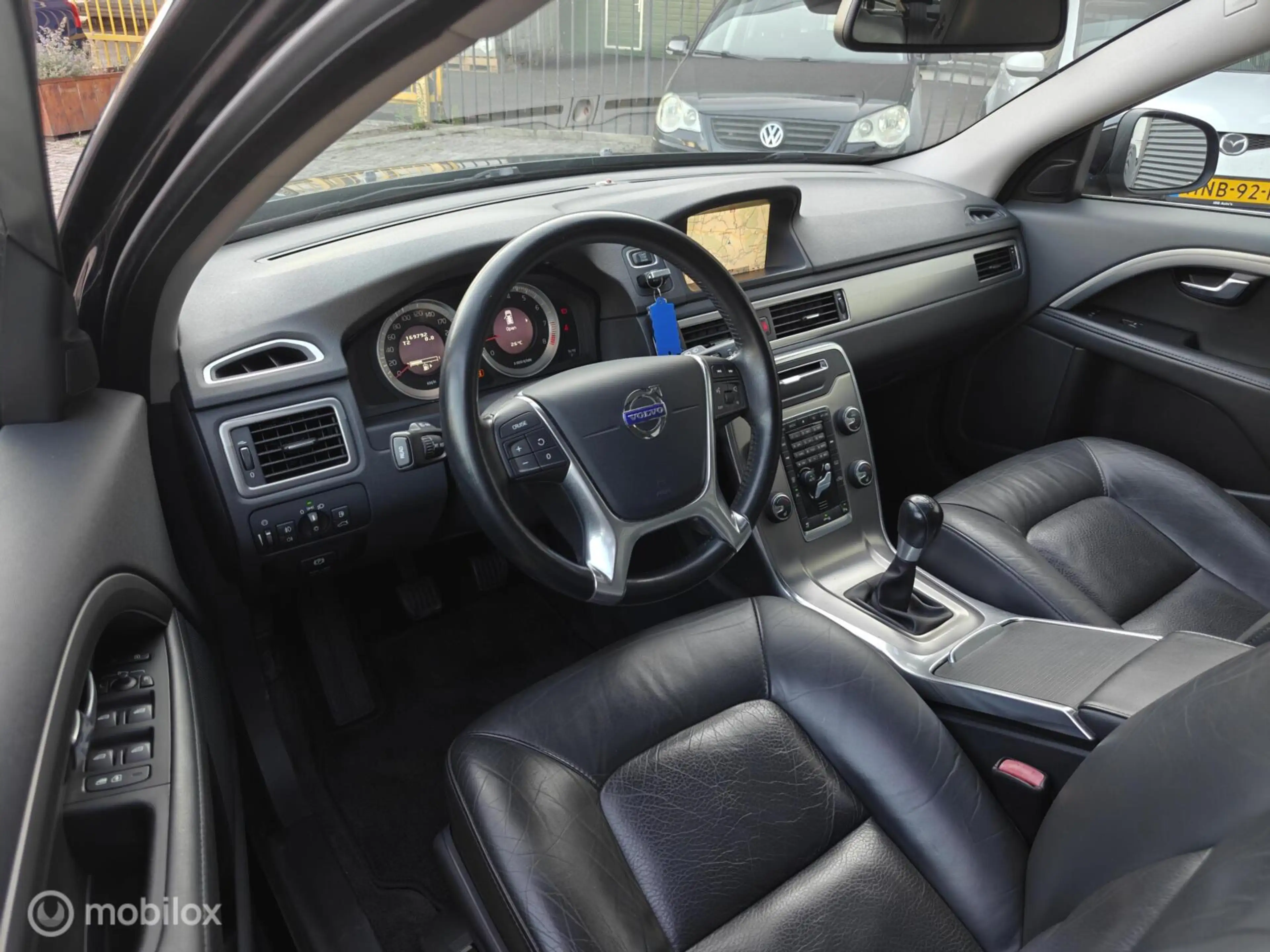 Volvo V70 1.6 T4 Limited Edition — photo 14