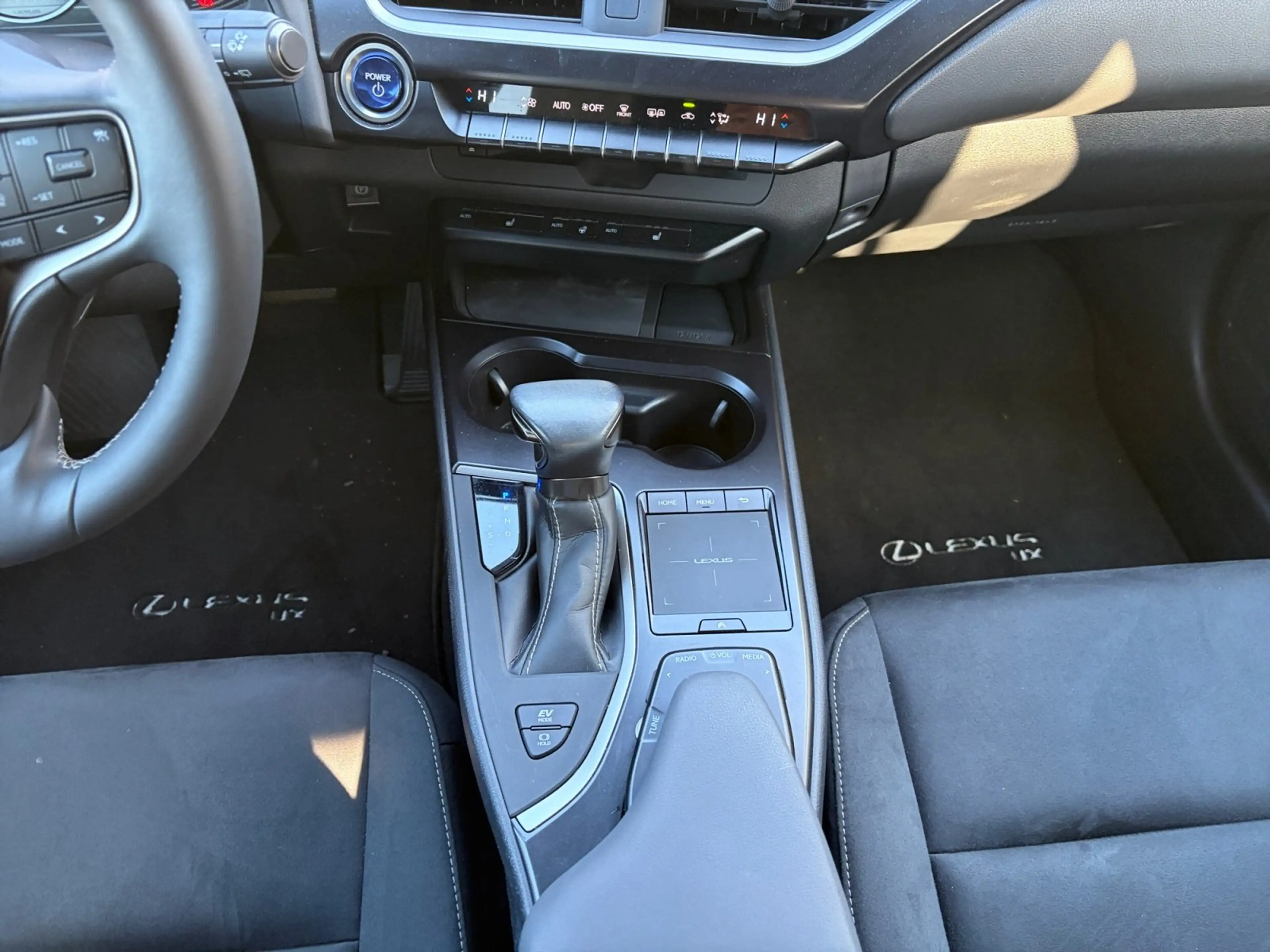 Lexus UX 250h UX 250 h 250h Style Edition *SHZ*Navi*RFK*CarPlay — photo 12