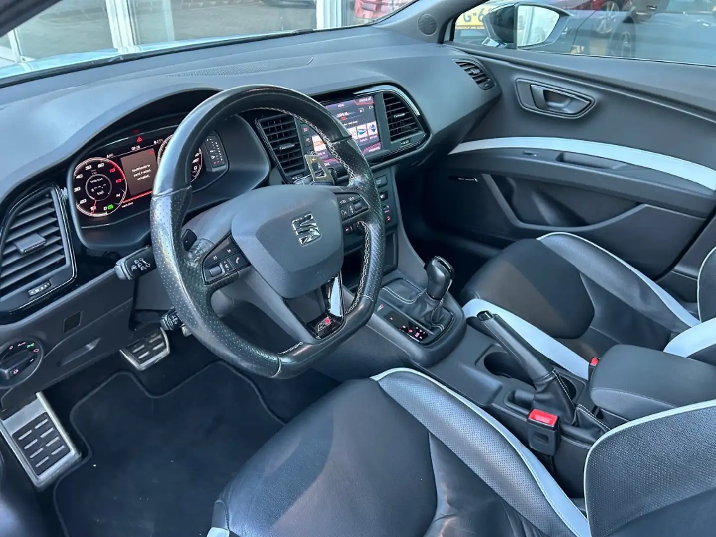 SEAT Leon 2.0 TSI Cupra 280 AUTOMAAT/DSG Grau - 2