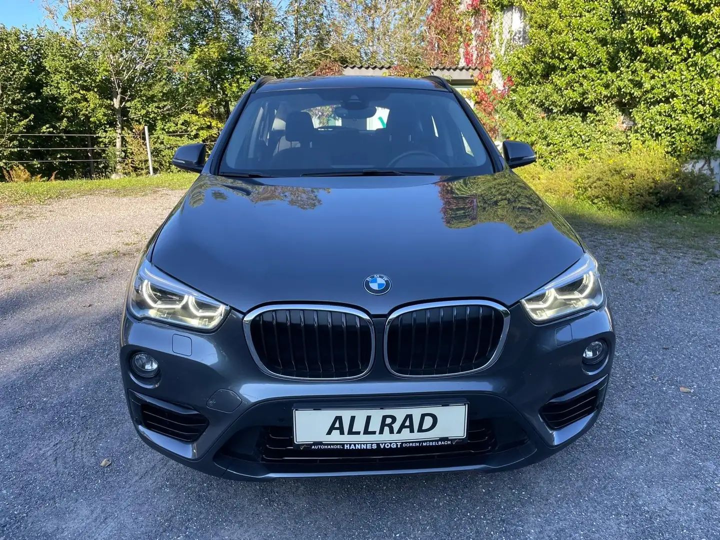 BMW X1 2,0 Diesel xDrive 20 d Sport Line TOP!!! Grau - 2