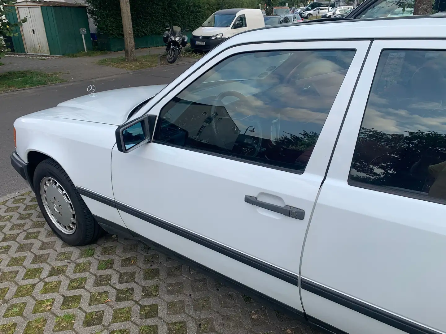Mercedes-Benz E 230 E-Klasse White - 2