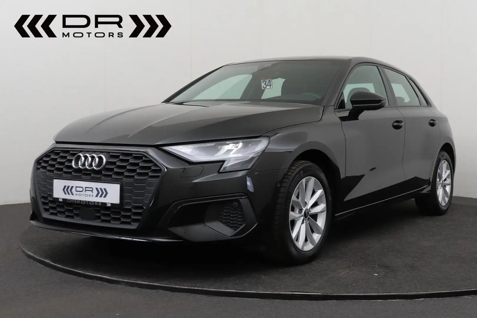 Audi A3 30TFSi S-TRONIC SPORTBACK BUSINESS EDITION - LE... Zwart - 1