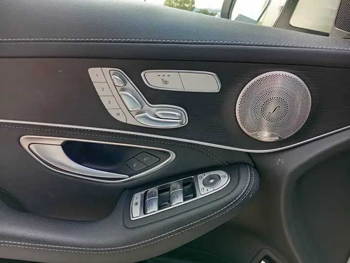 Mercedes-Benz GLC 2021, foto 34