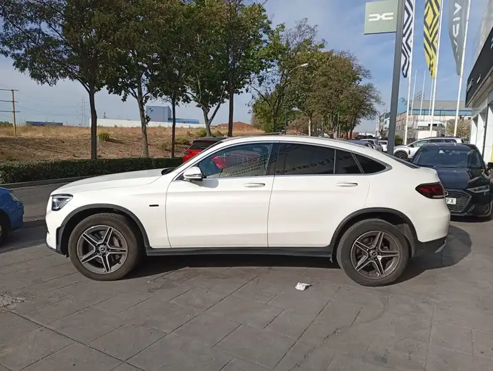 Mercedes-Benz GLC 2021, foto 3