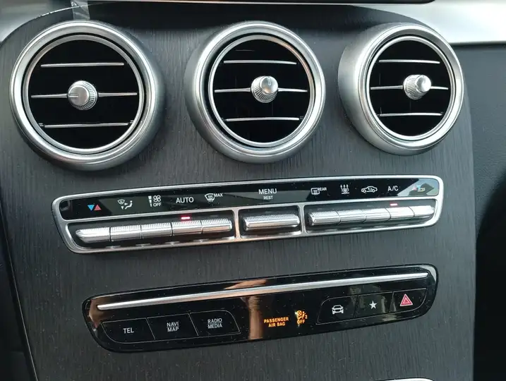 Mercedes-Benz GLC 2021, foto 35