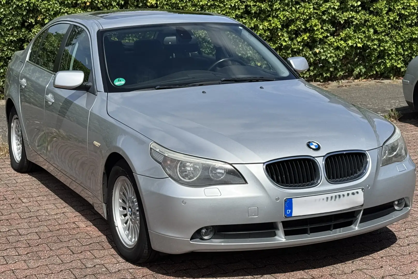 BMW 523 523i Aut. (560L / E-60) Plateado - 1