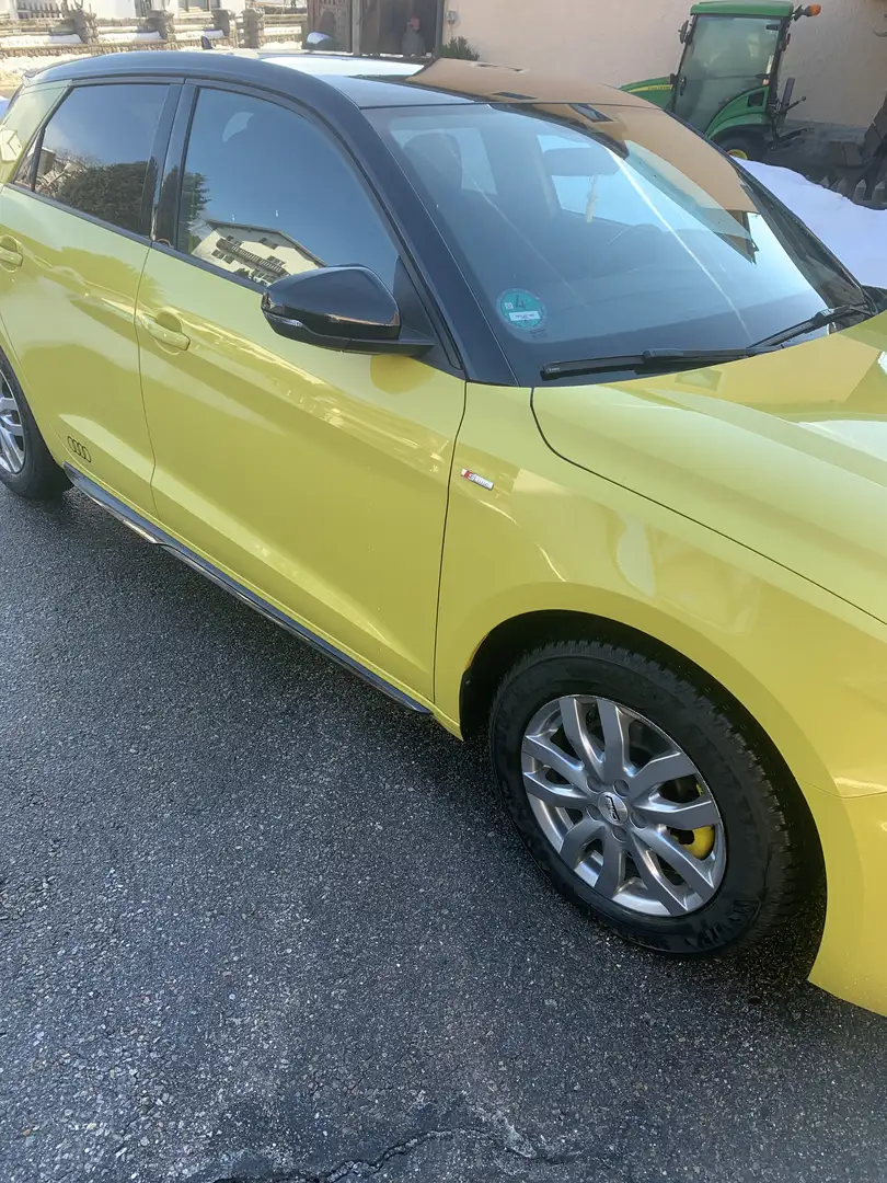 Audi A1 A1 35 TFSI Sportback S tronic S line Gelb - 2