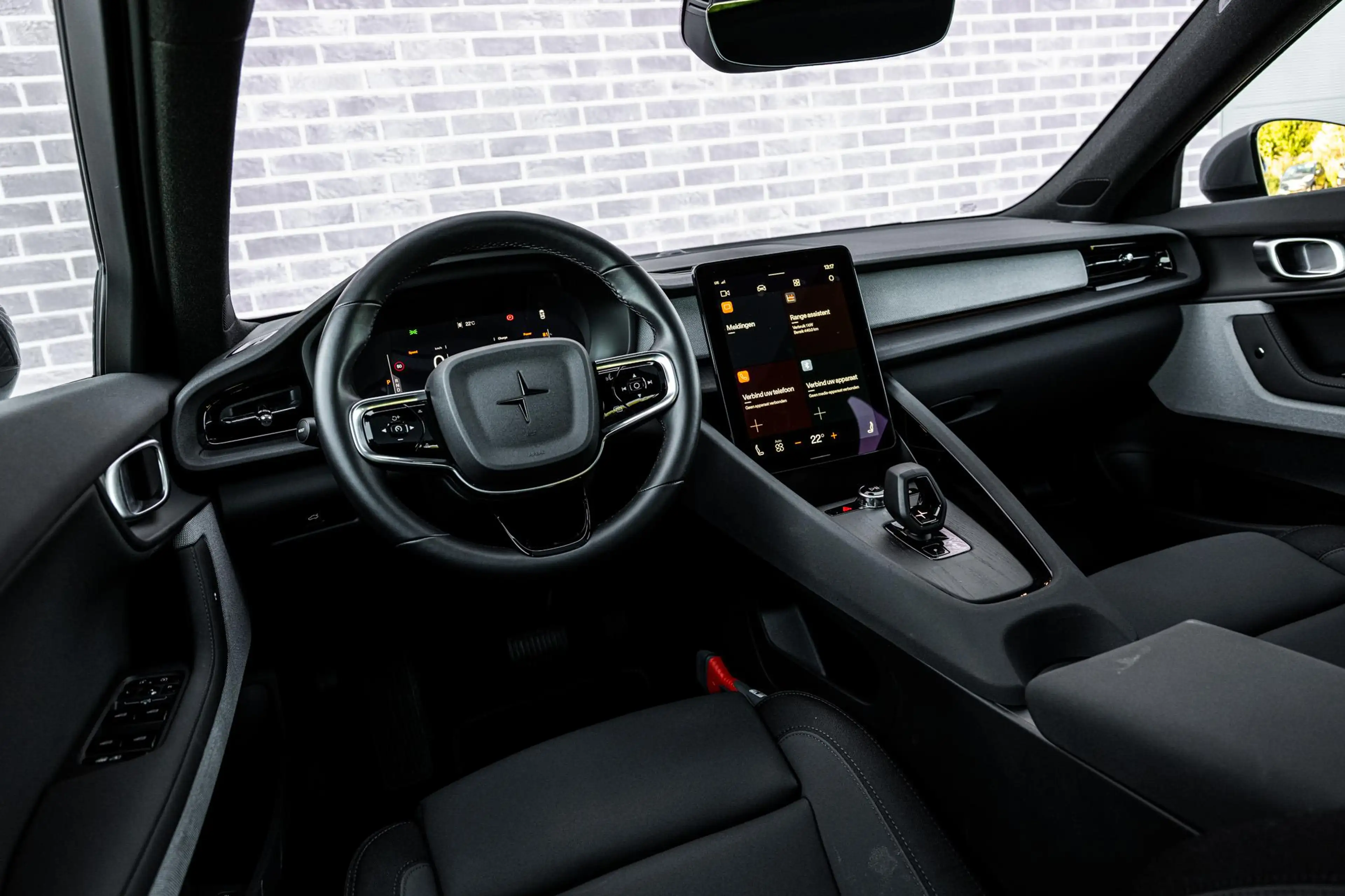 Polestar 2 Long Range Single Motor Plus 82 kWh — photo 11