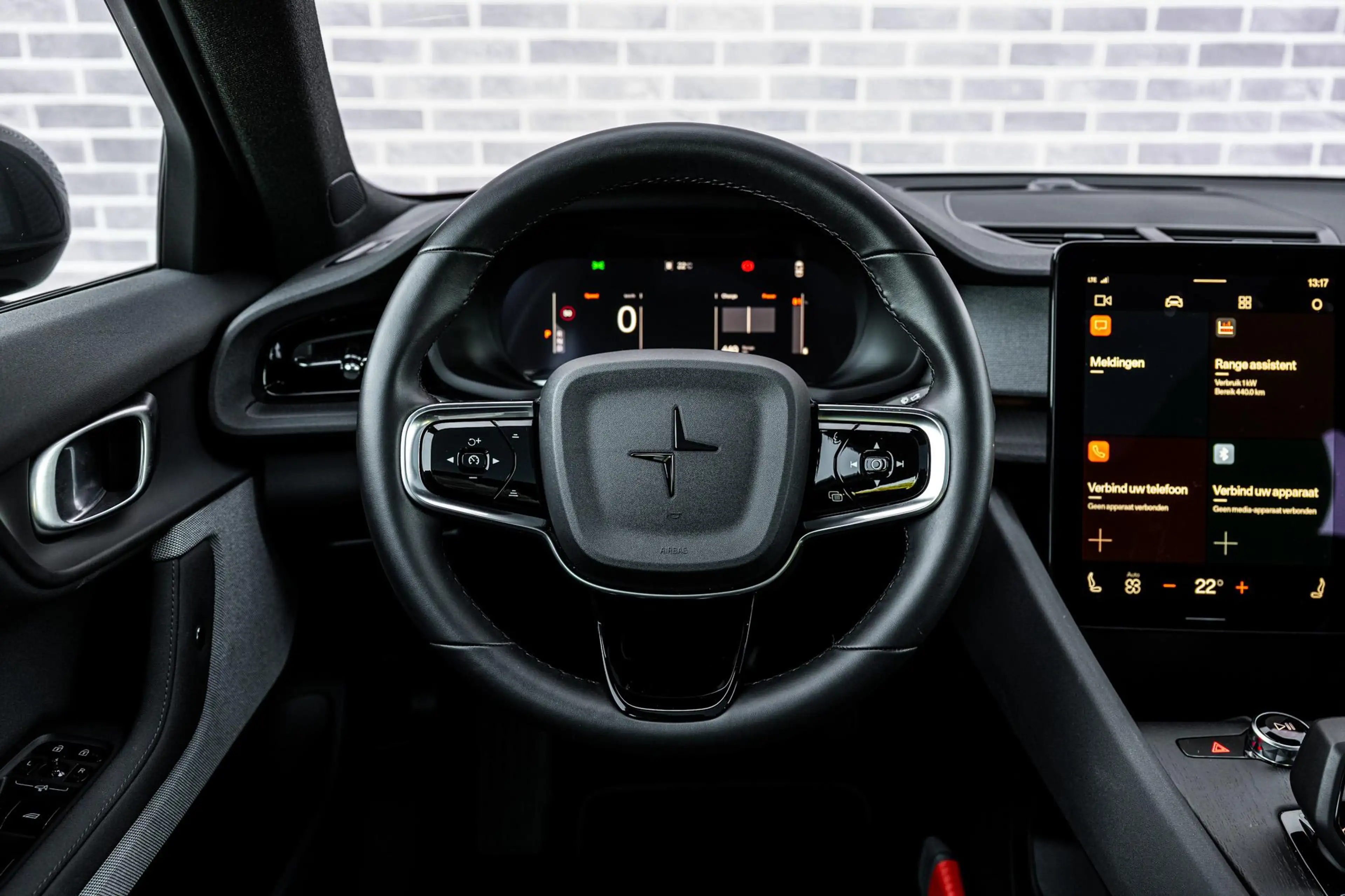 Polestar 2 Long Range Single Motor Plus 82 kWh — photo 3