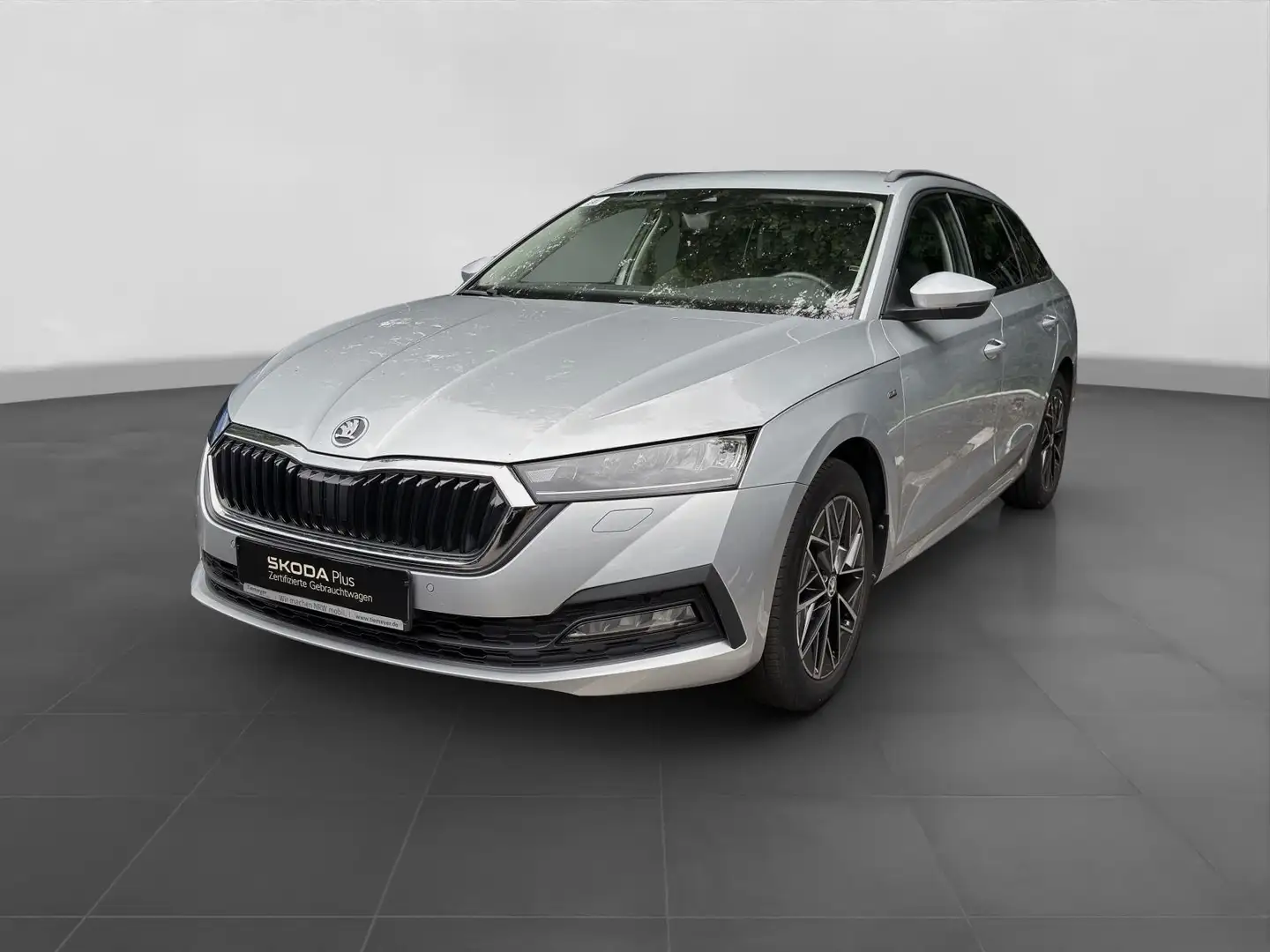 Skoda Octavia Combi 1.5 e-TEC CLEVER LED VIRTUAL LM17 Plateado - 2