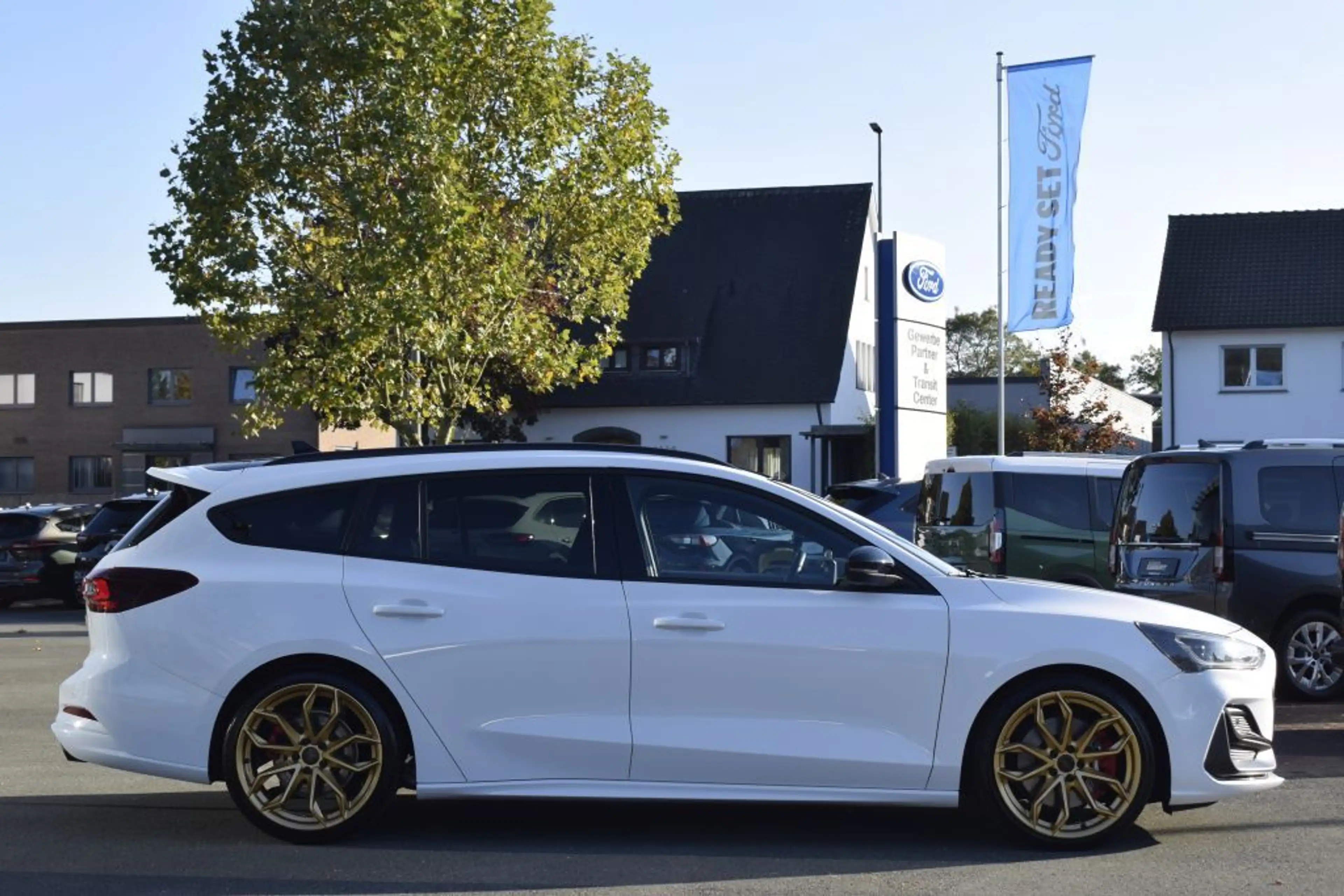 Ford Focus Turnier 2.3 ST X,Garantie,AHK,Tomason,LED — photo 8
