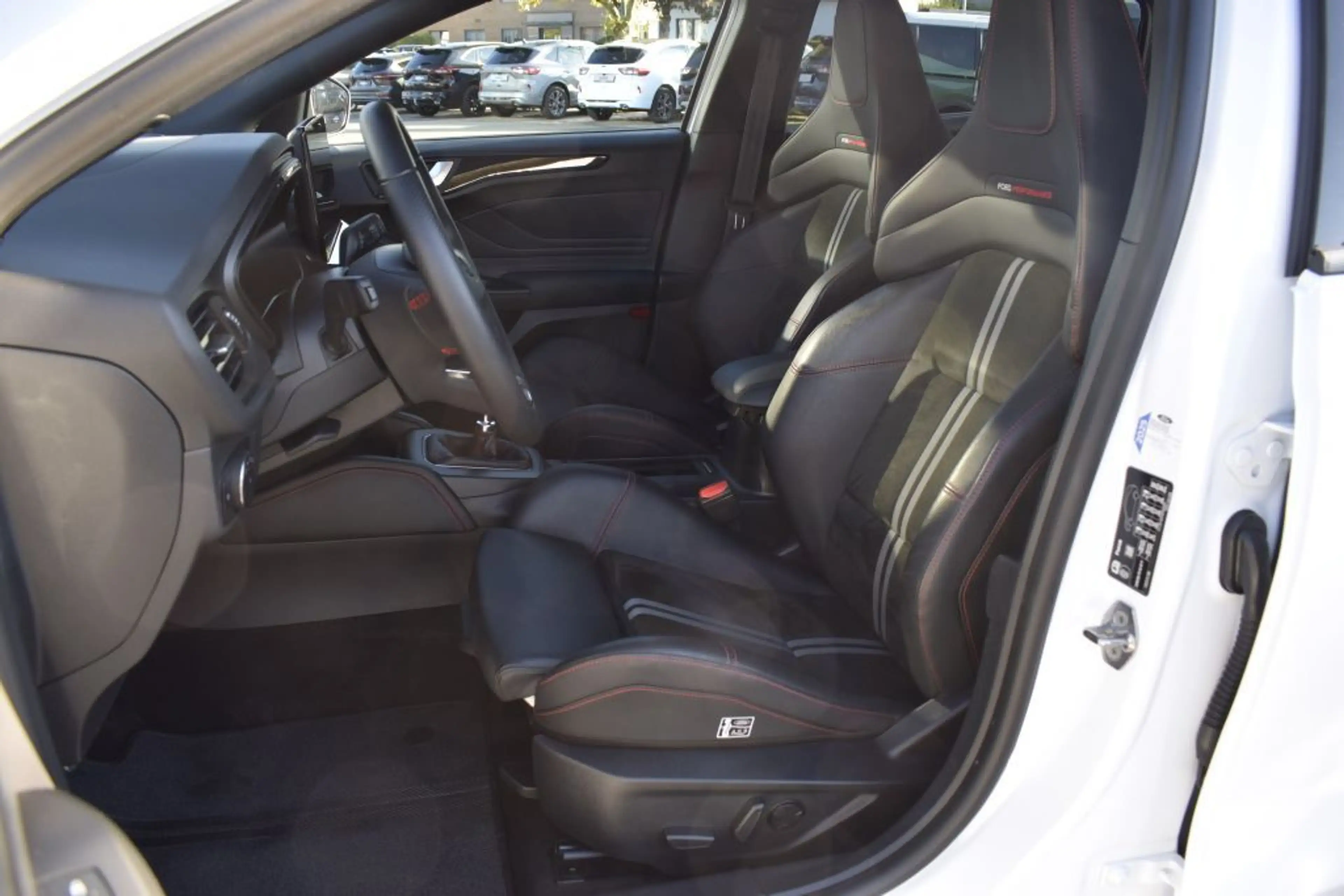 Ford Focus Turnier 2.3 ST X,Garantie,AHK,Tomason,LED — photo 9