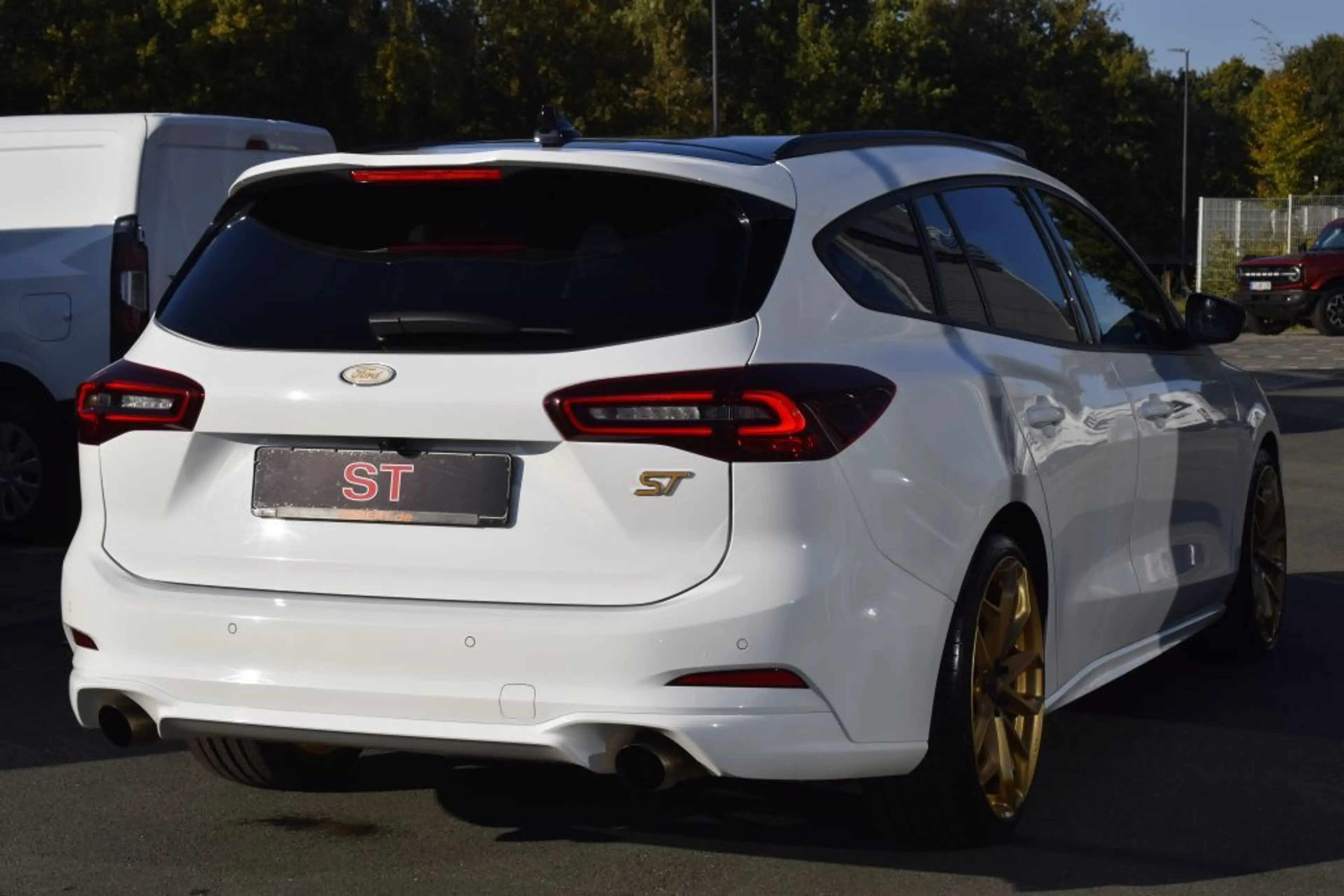 Ford Focus Turnier 2.3 ST X,Garantie,AHK,Tomason,LED — photo 2