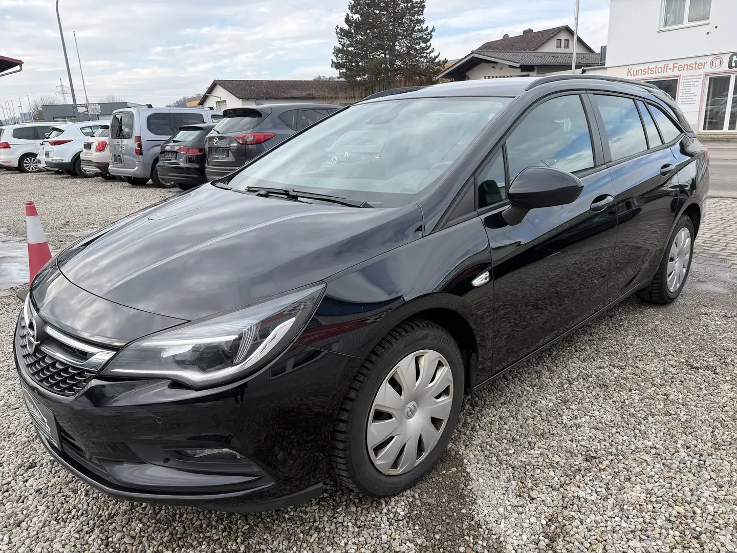 Opel Astra Business Navi Sitzheizung 1.HAND PDC Noir - 1