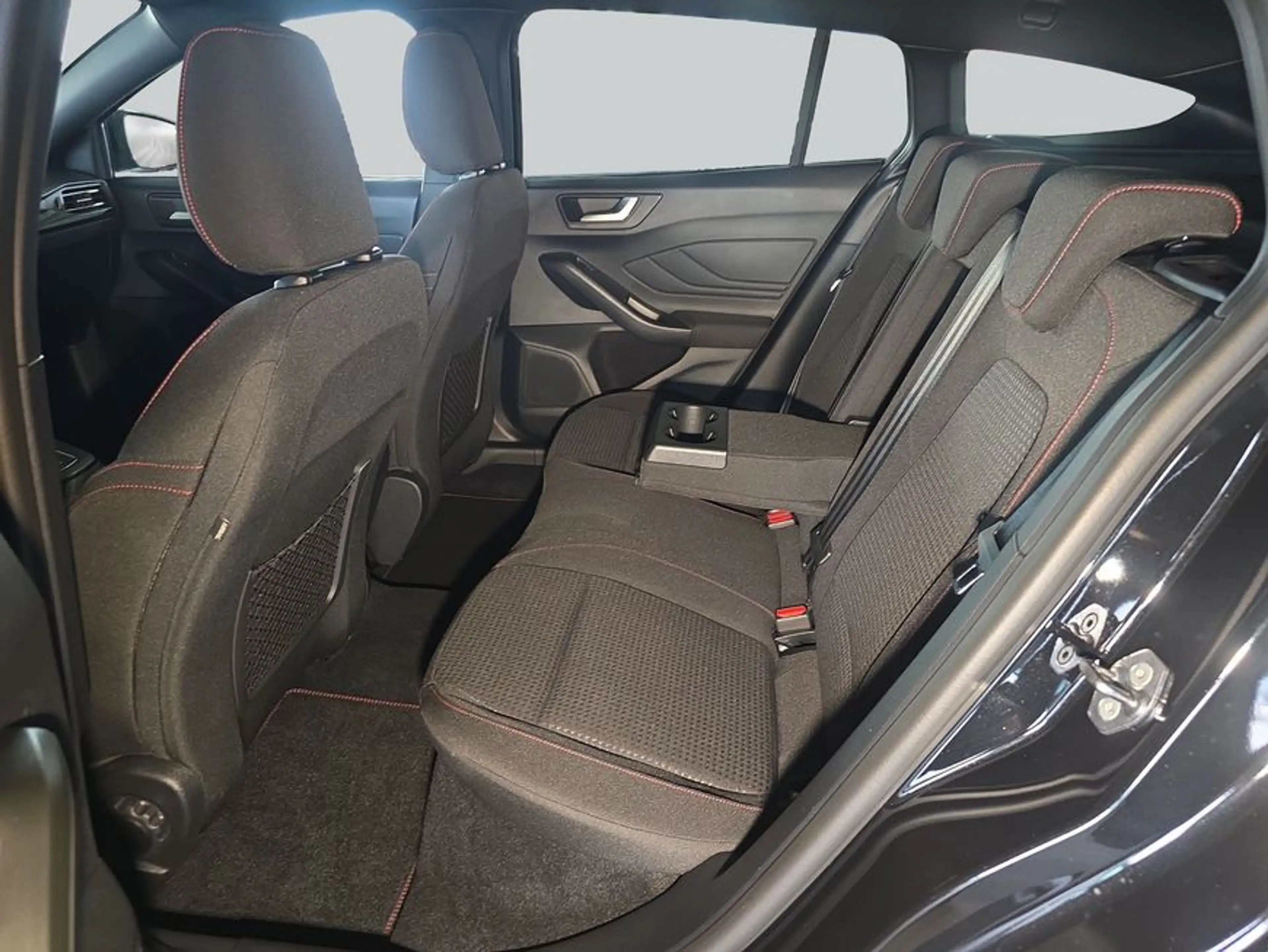 Ford Focus Turnier 1.0 EcoBoost Hybrid Aut. ST-LINE X — photo 11