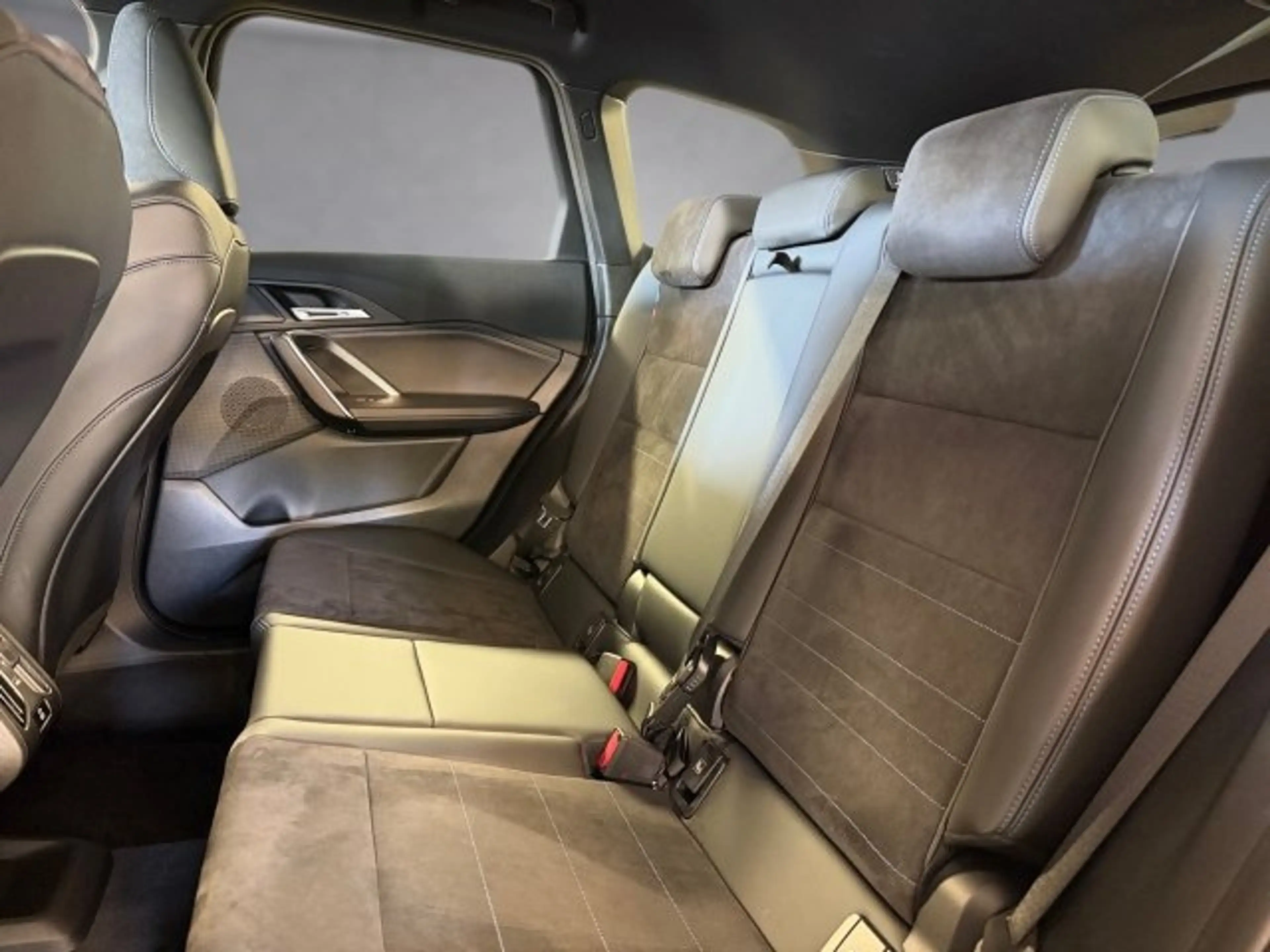 BMW X1 sDrive18i U11 B38 — photo 12