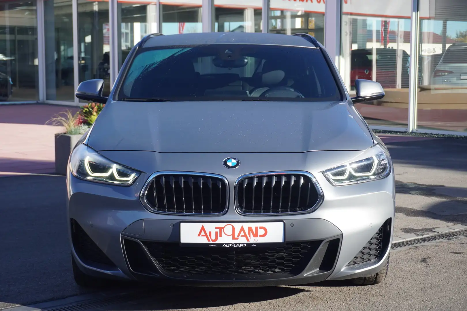 BMW X2 20i xDrive M Sport Aut. LED Navi Tempomat Grau - 2