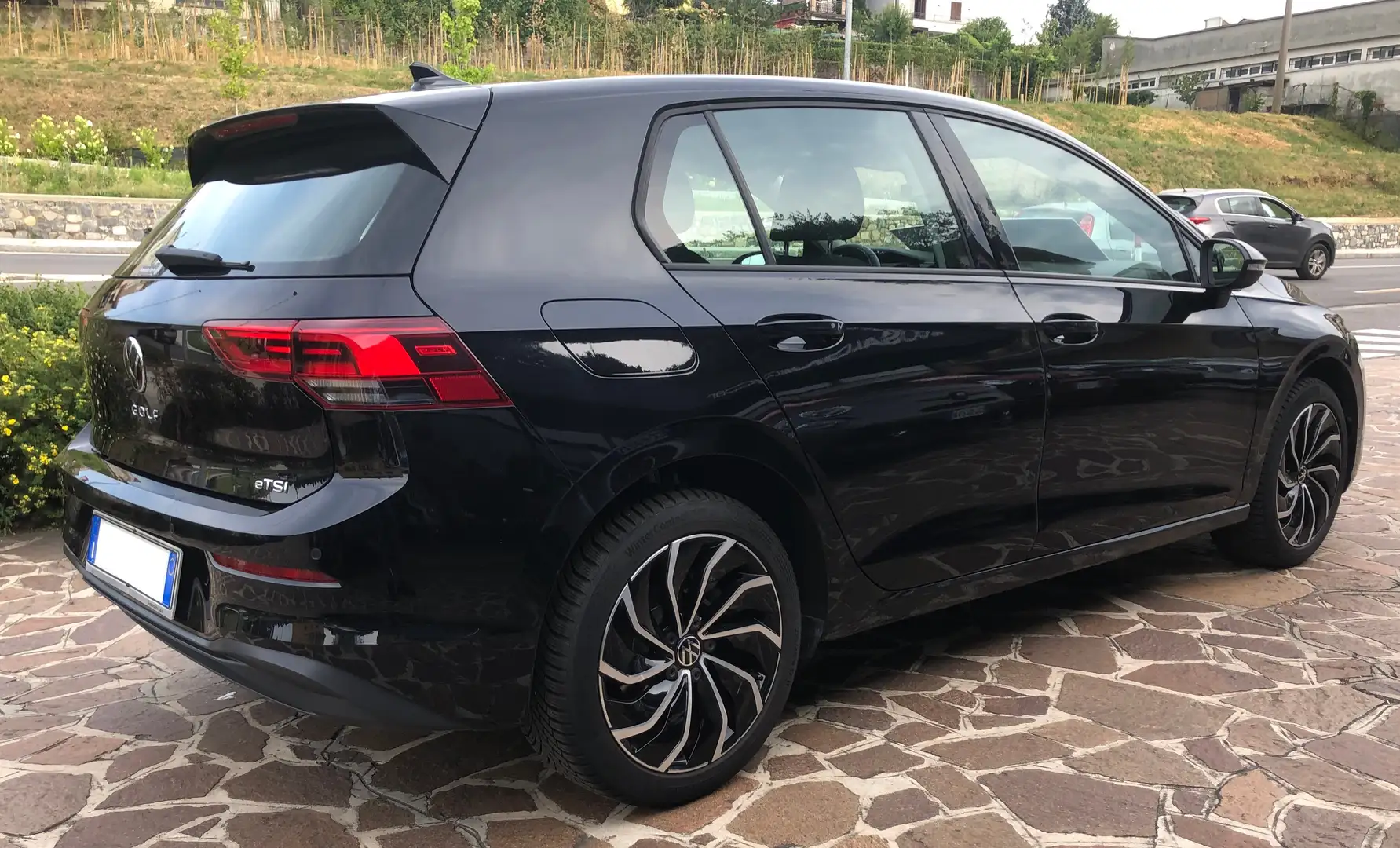 Volkswagen Golf Golf VIII 2020 1.0 etsi evo Life 110cv dsg Zwart - 2