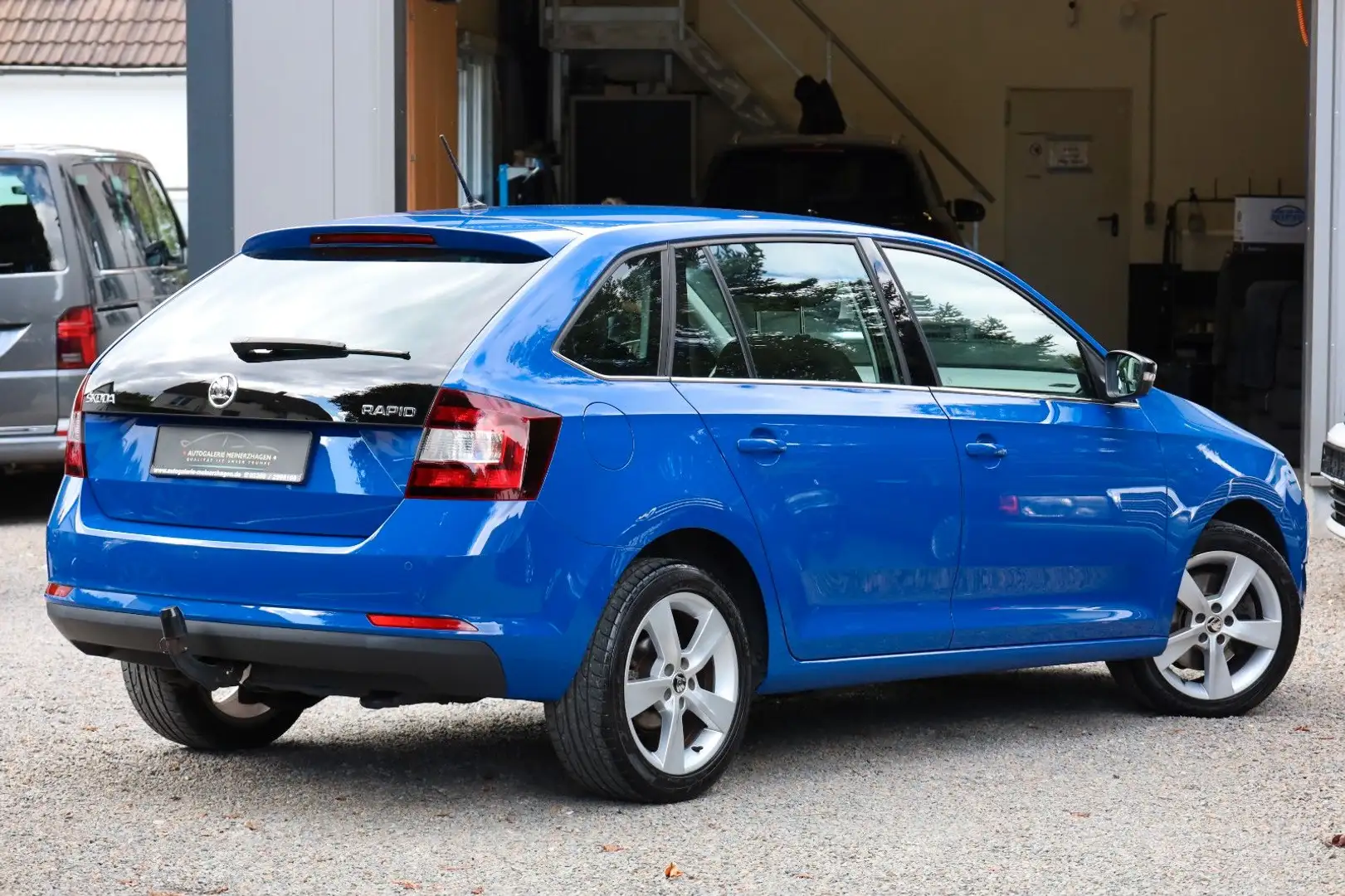 Skoda Rapid/Spaceback 1.0 TSI Spaceback Style/AHK/1 HAND/SHZ/ Blau - 2