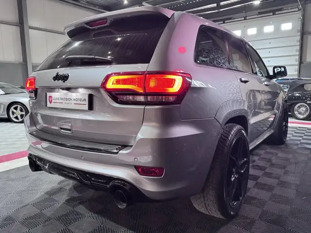 Jeep Grand Cherokee view 6