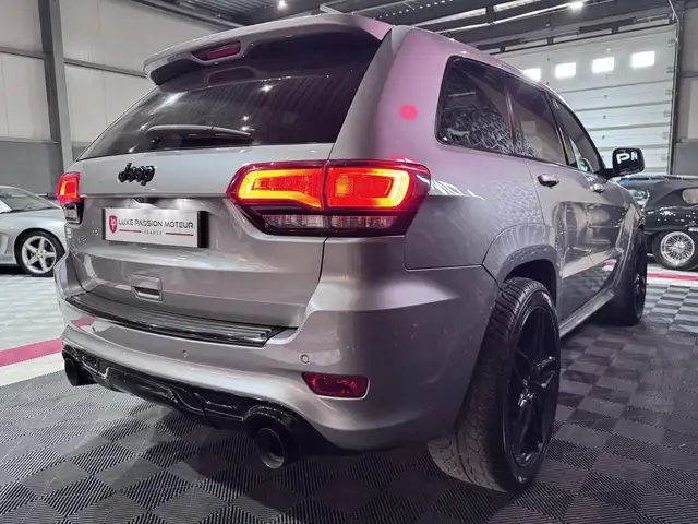 Jeep Grand Cherokee view 6