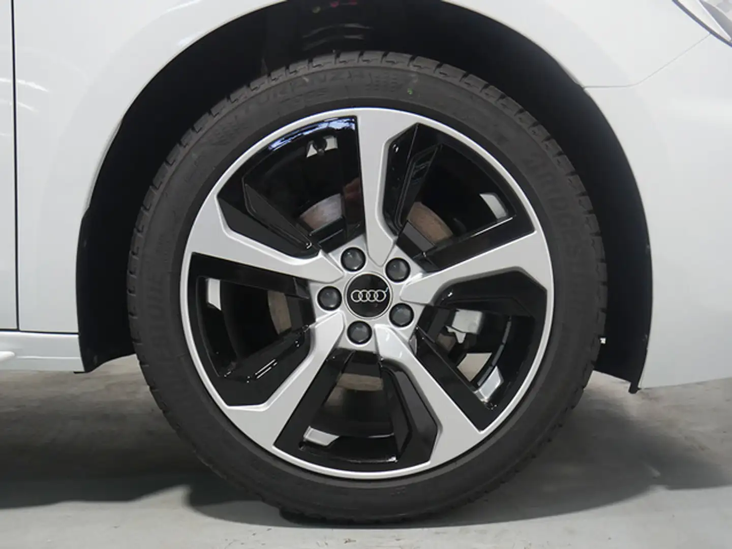 Audi A1 Sportback 30 TFSI Adrenalin S tronic 85kW Rojo - 2