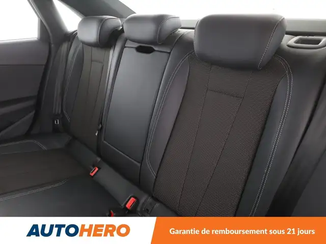 Audi A4 view 15