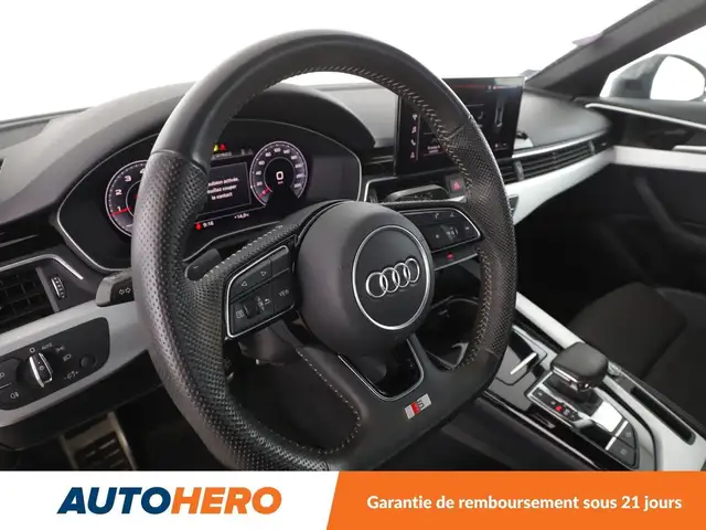 Audi A4 view 11