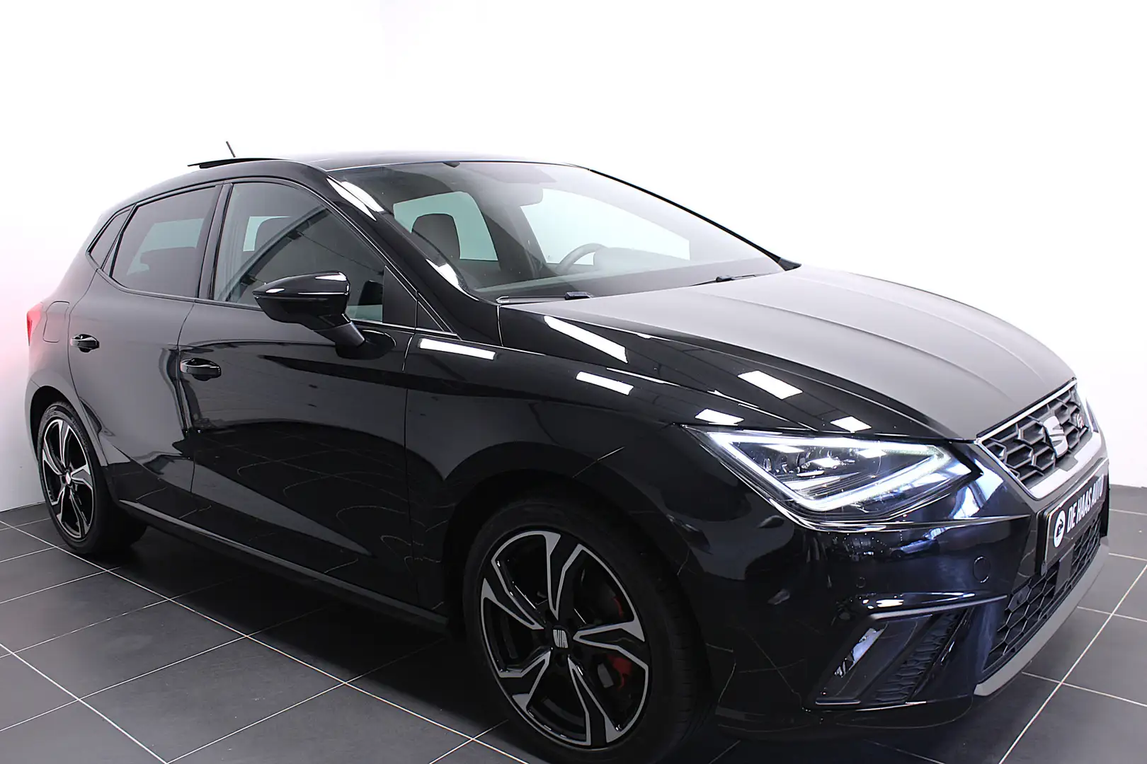 SEAT Ibiza 1.0 TSI FR/Pano dak/Camera/Alcantara/Apple car pla Zwart - 2
