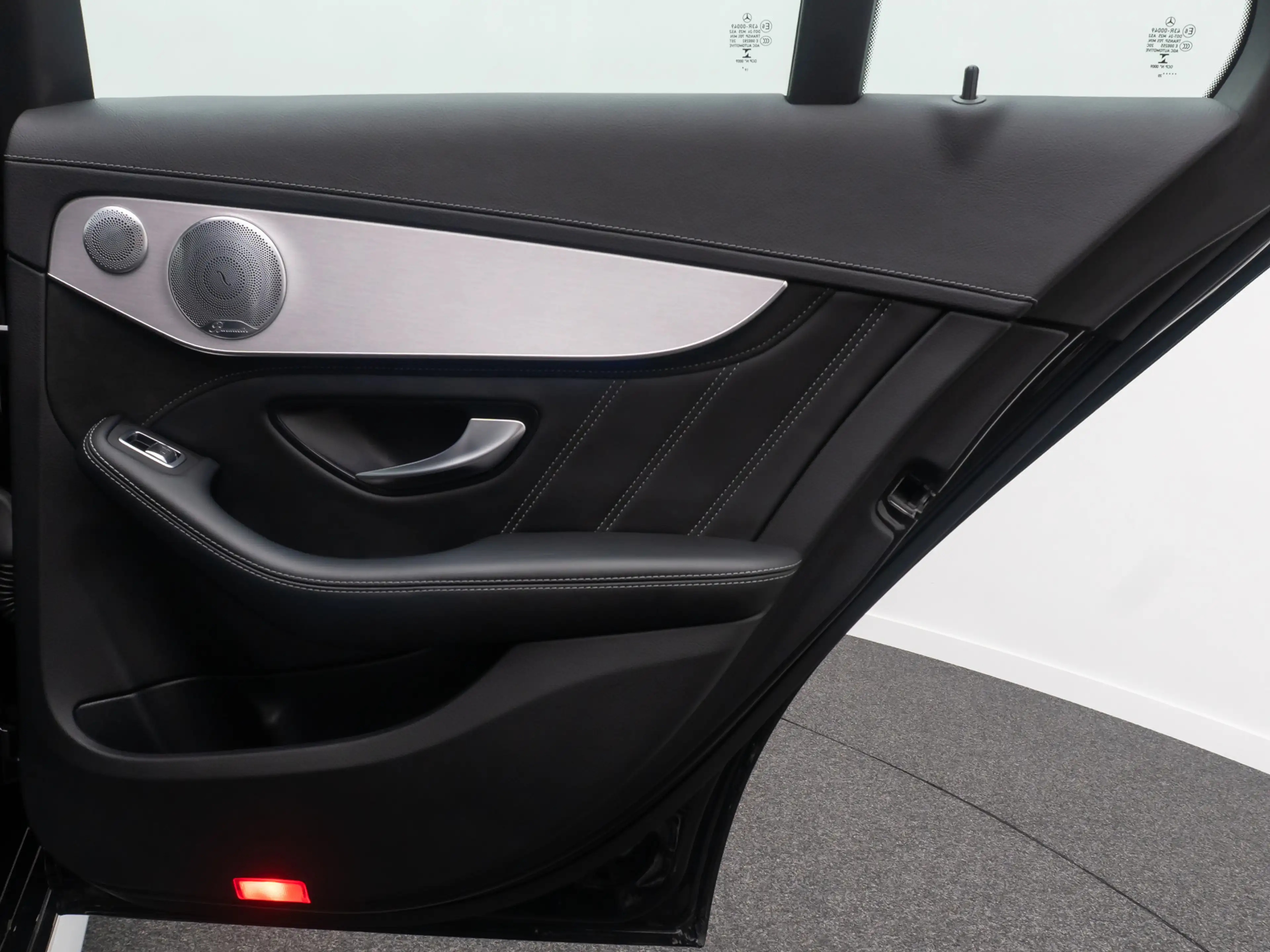 Mercedes-Benz C 63 AMG Panorama DAB Burmester Komfort Voll — photo 33