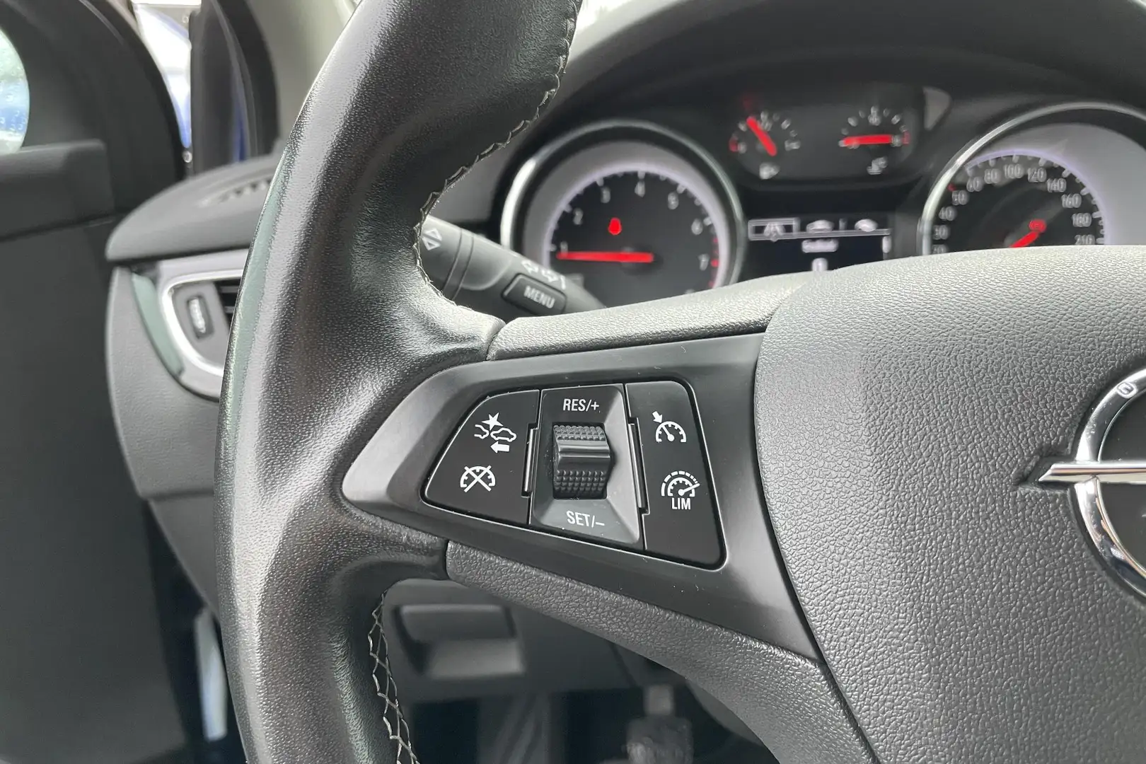 Opel Astra Sports Tourer 1.2 130pk Design & Tech | Navigatie Bleu - 2