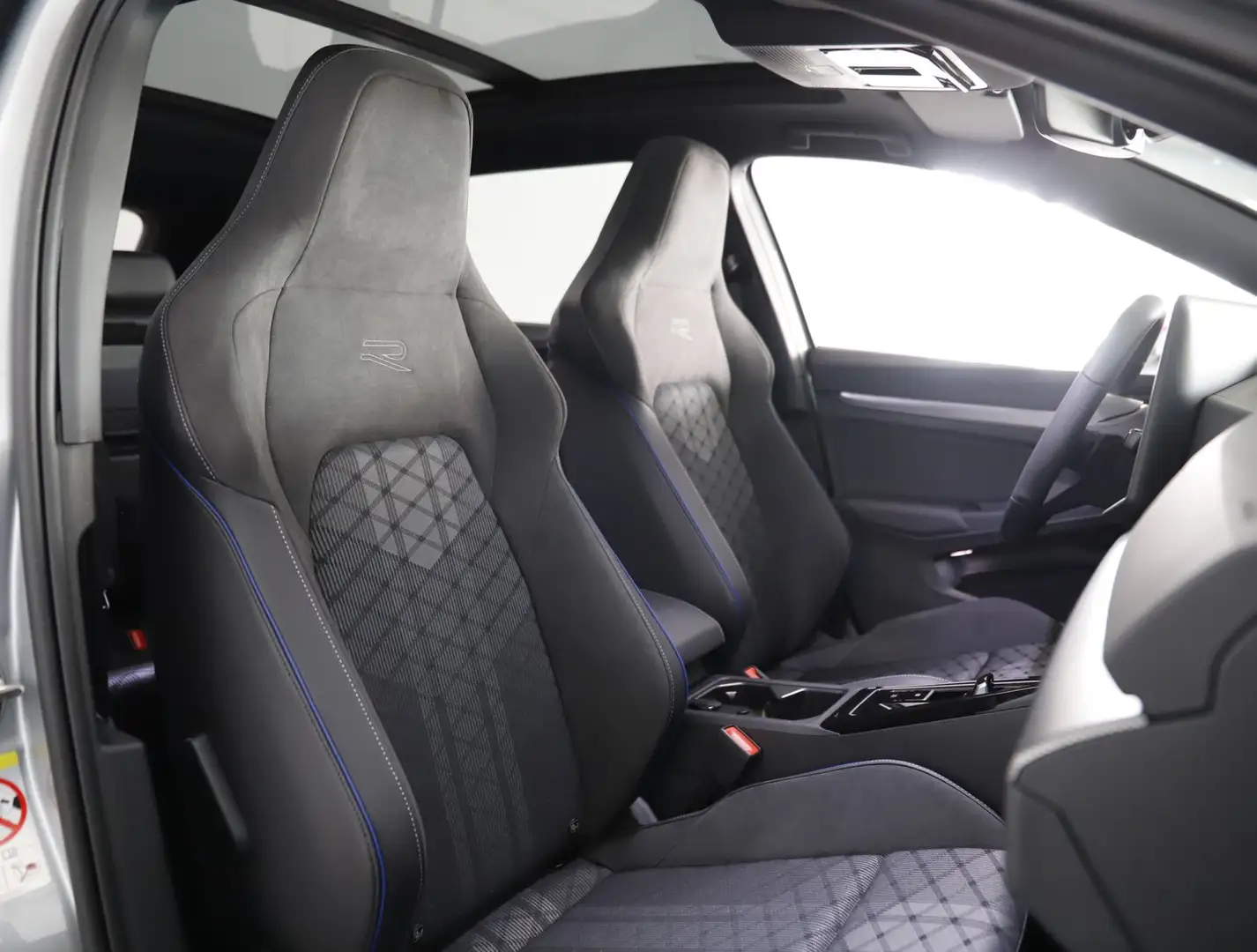 Volkswagen Golf Variant Sport mHeV DSG Plateado - 2