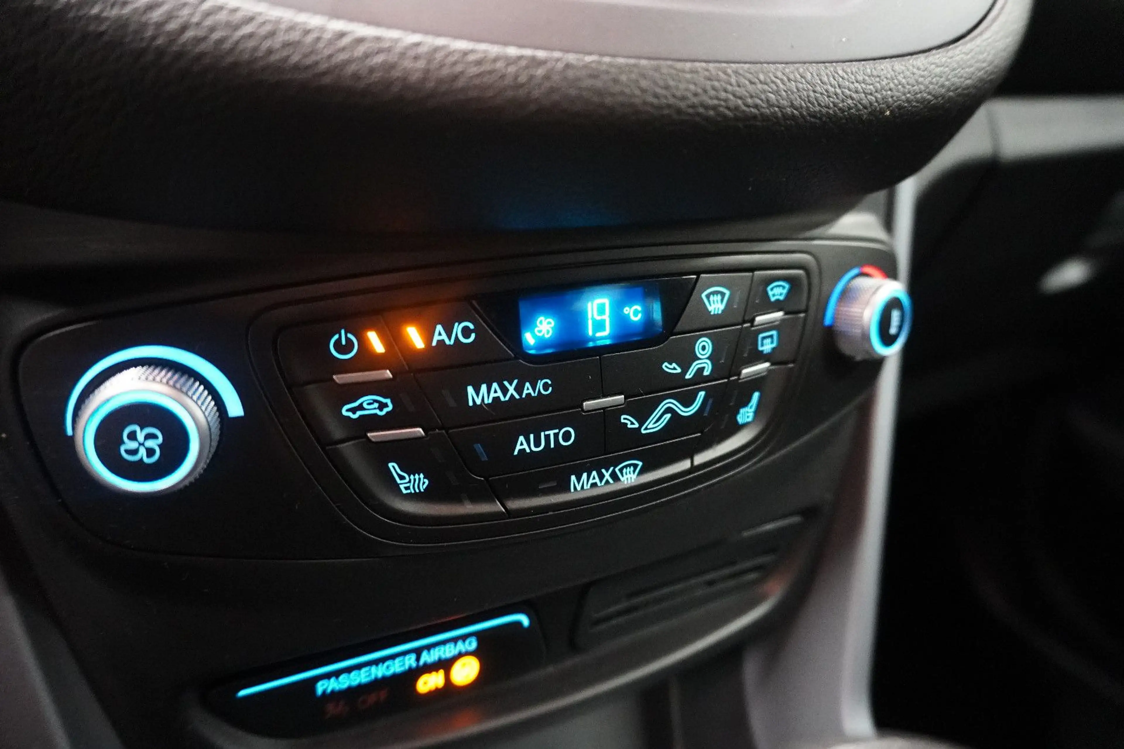 Ford B-Max B-MAX Trend-Cool & Sound P./Winter P. — photo 12