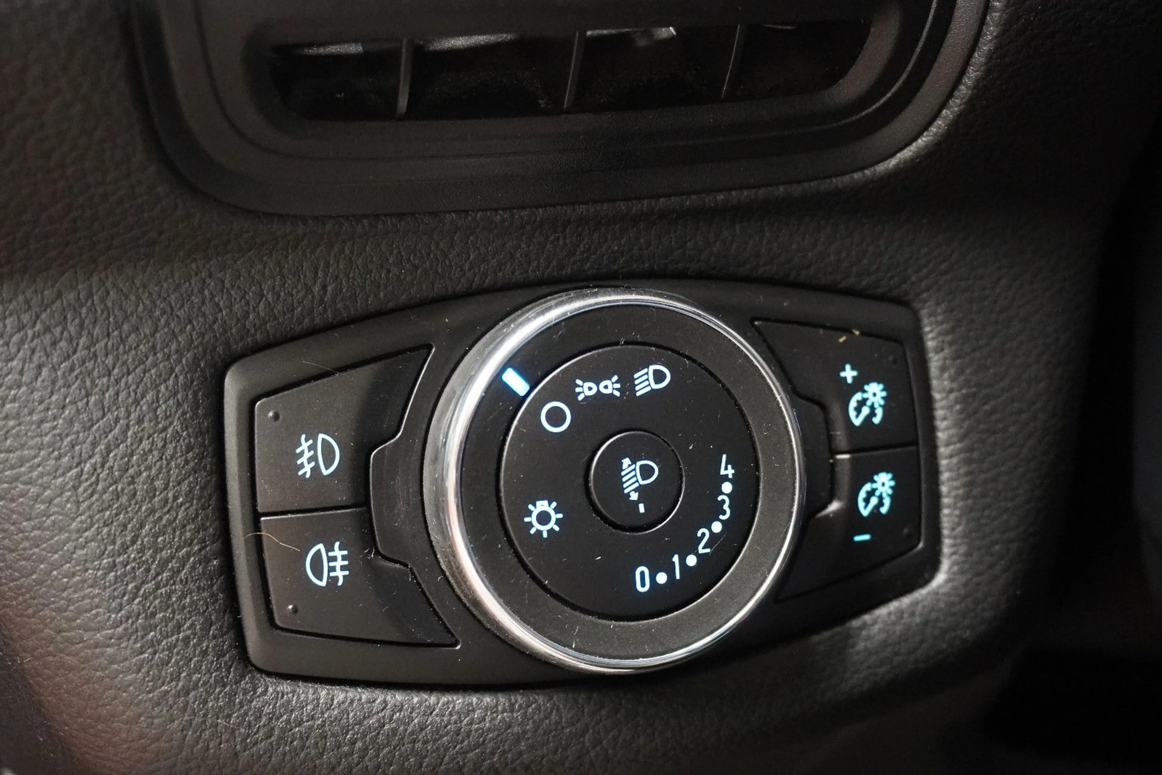 Ford B-Max B-MAX Trend-Cool & Sound P./Winter P. — photo 15