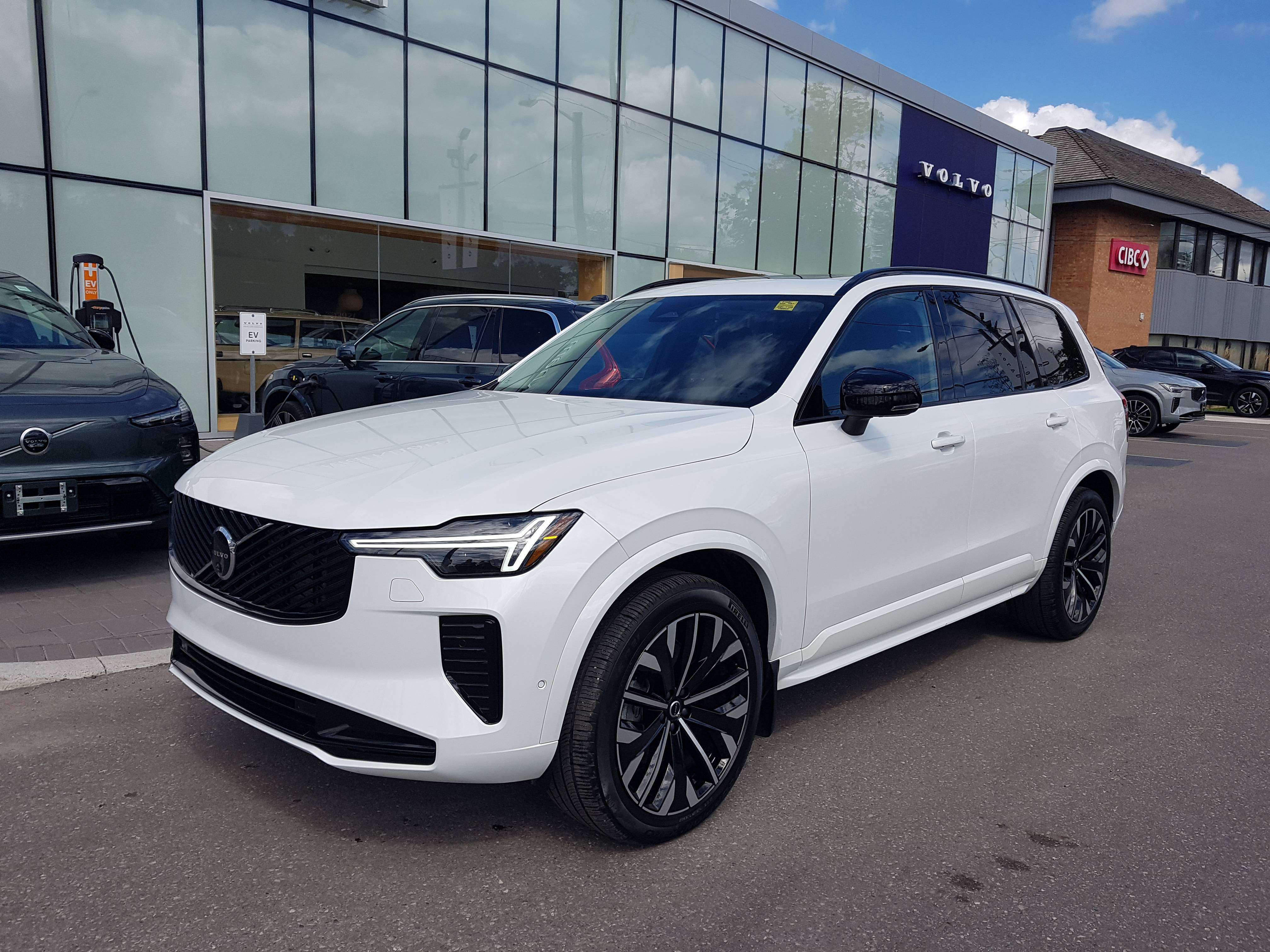 2026 Volvo XC90 B6 AWD Plus Dark Theme 7-Seater l CPO l FINANCE 2. — снимка 1