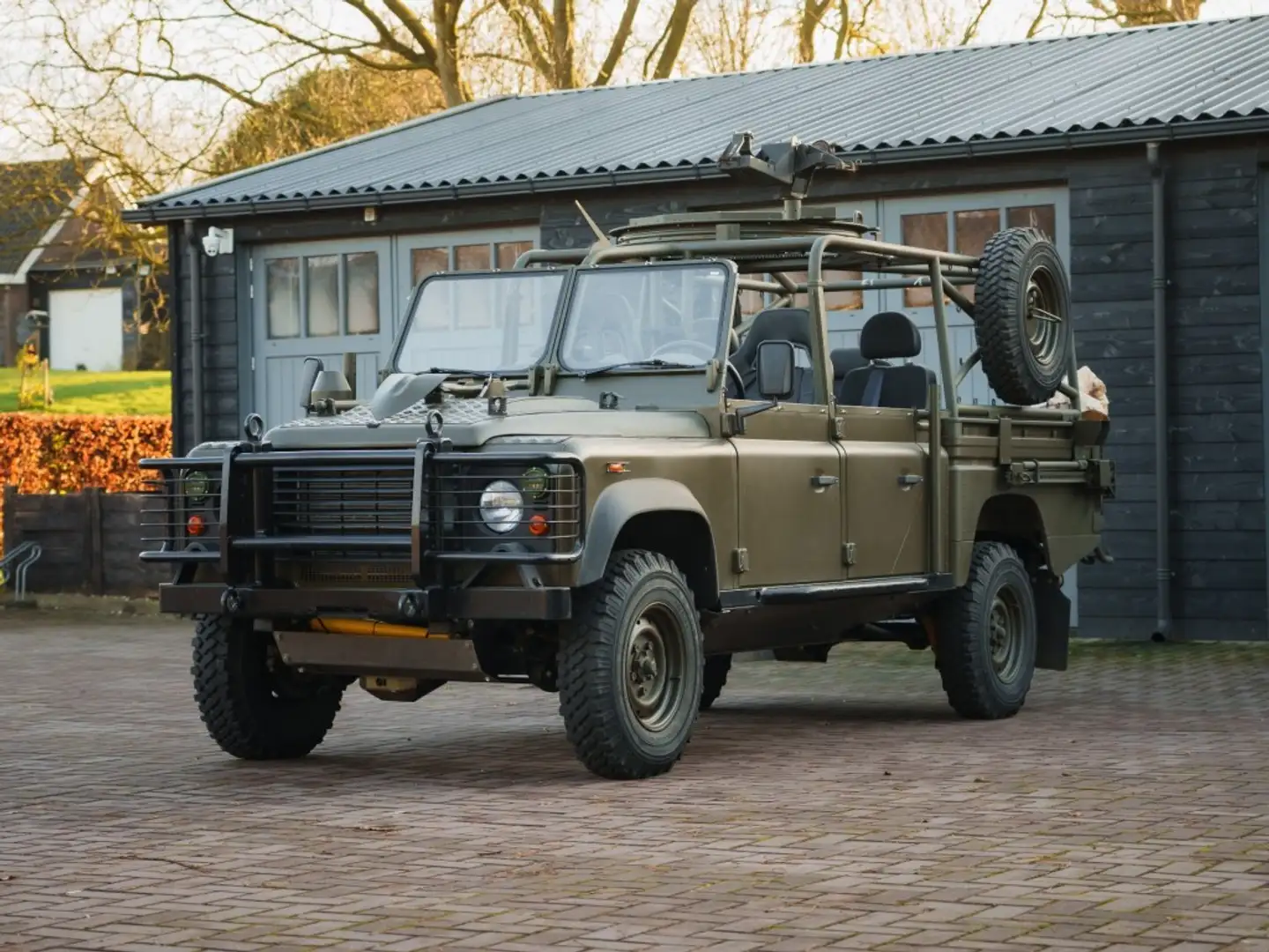 Land Rover Defender 130 WMIK Groen - 1