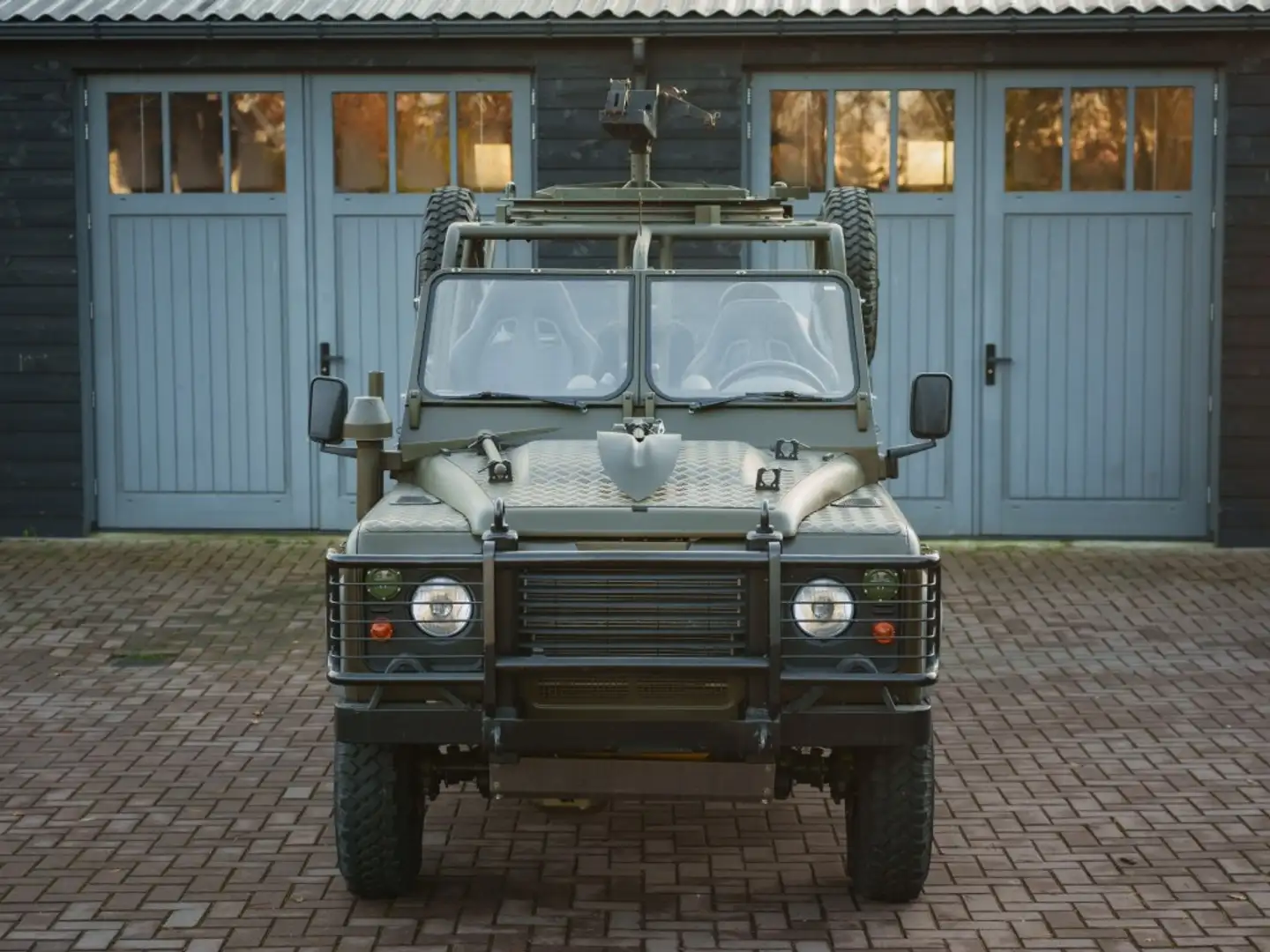 Land Rover Defender 130 WMIK Groen - 2