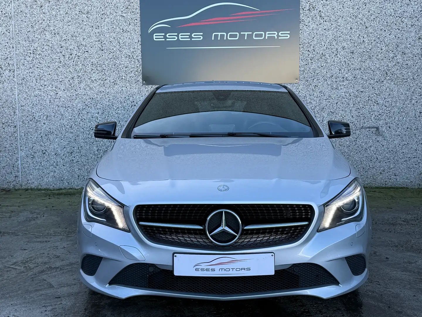 Mercedes-Benz CLA 200 d Argent - 2