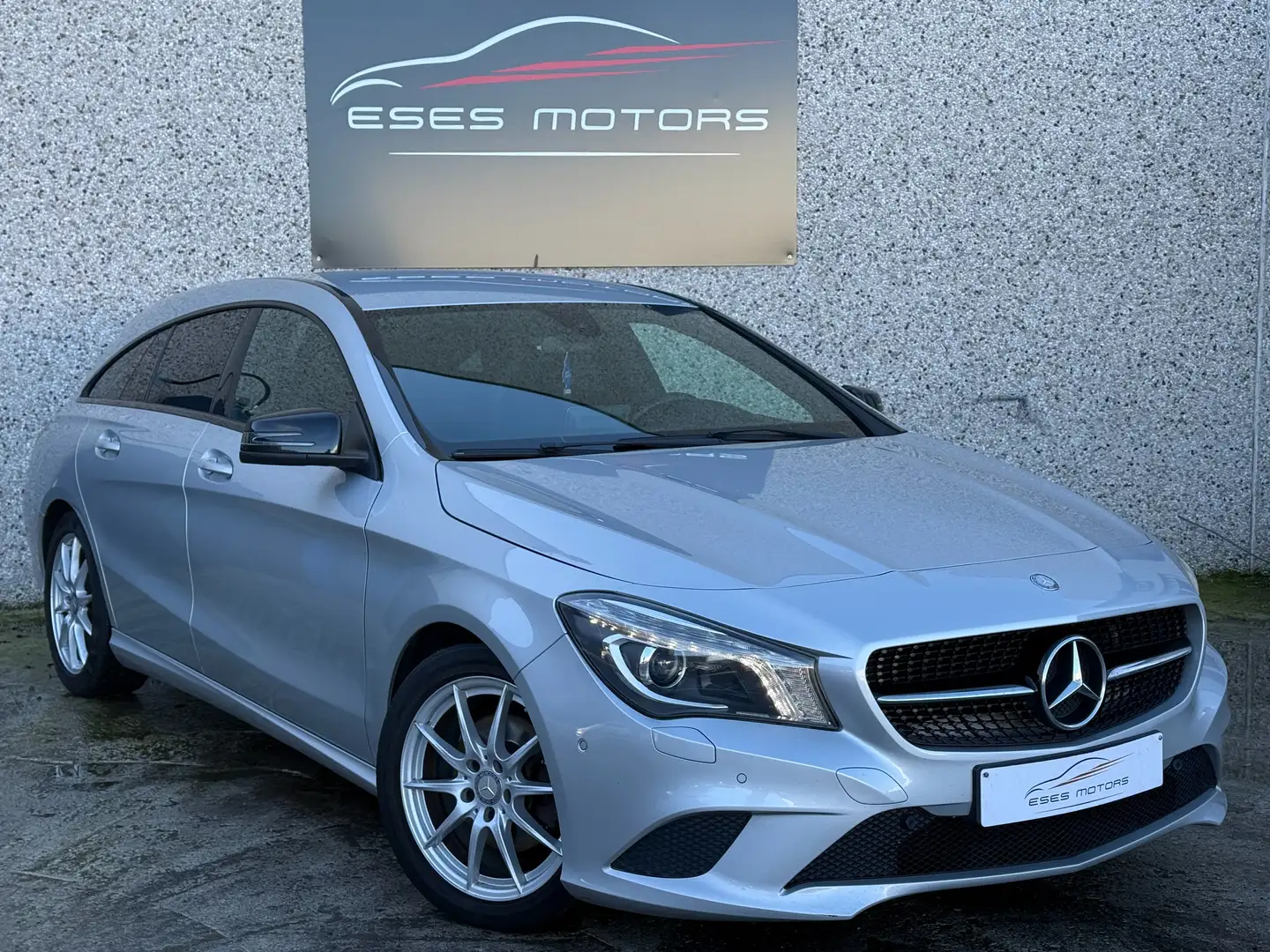 Mercedes-Benz CLA 200 d Argent - 1