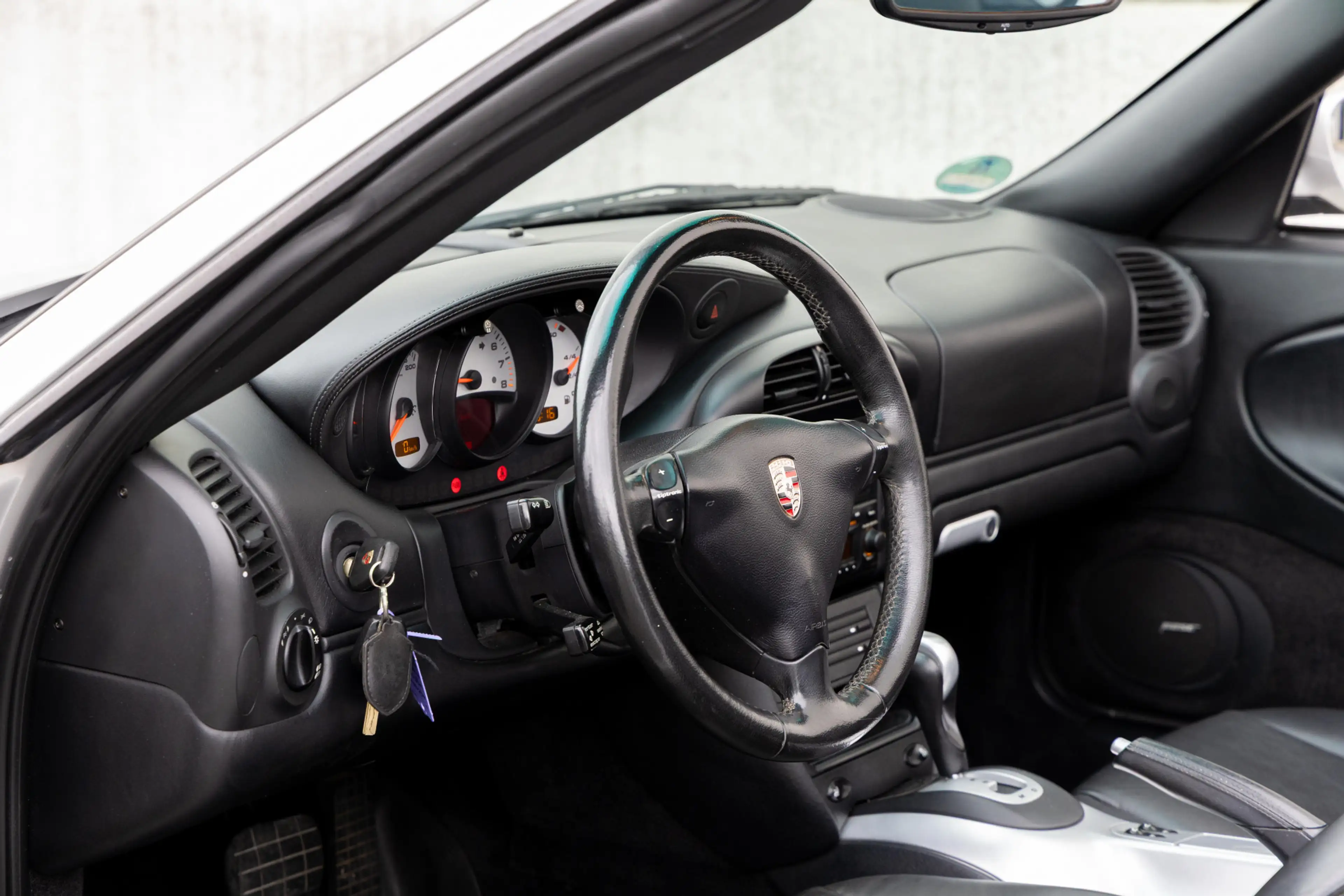 Porsche 996 Cabrio 3.6 Carrera — photo 16