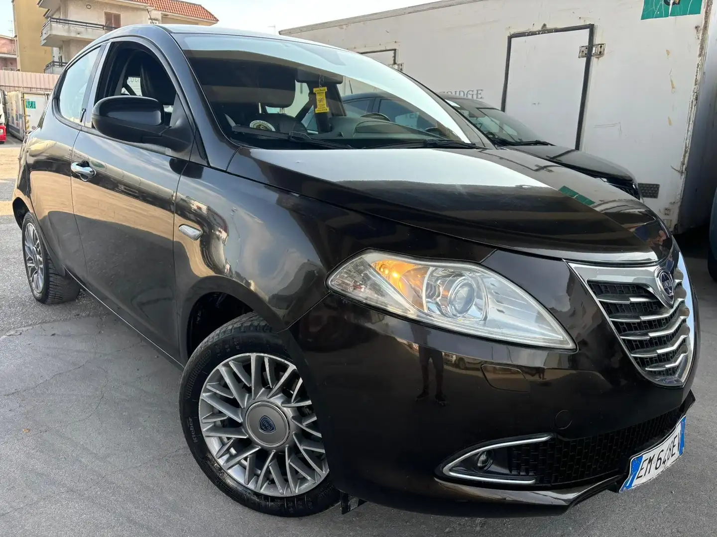 Lancia Ypsilon FERMO AMMINISTRATIVO 1.3 MJT 16V 95 CV 5 porte S&S Nero - 2