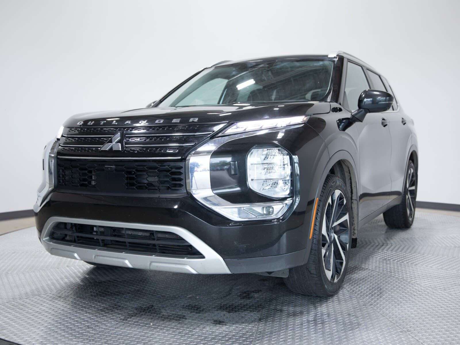 2023 Mitsubishi Outlander SEL / NO ACCIDENTS
