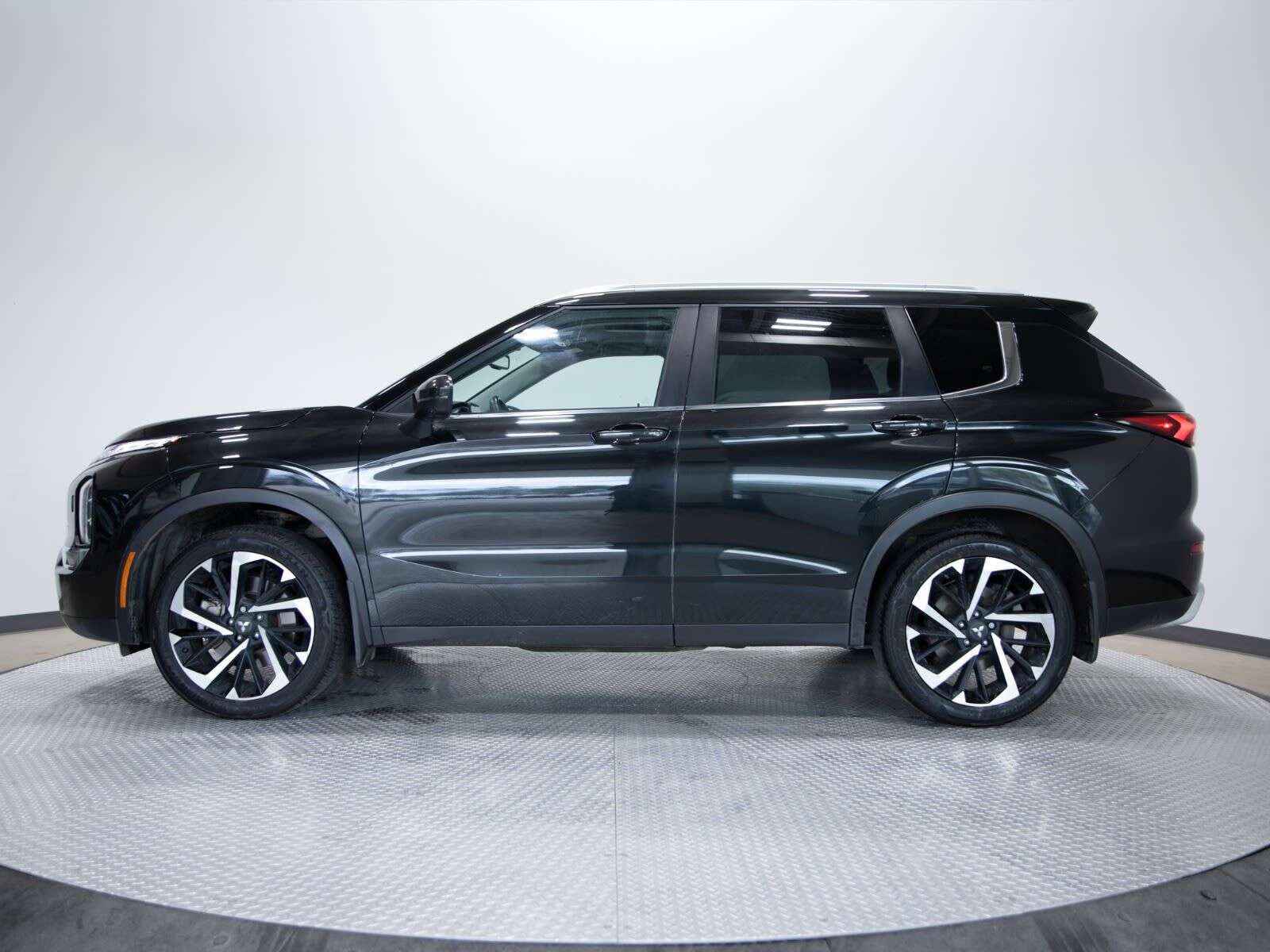 2023 Mitsubishi Outlander SEL / NO ACCIDENTS — снимка 1